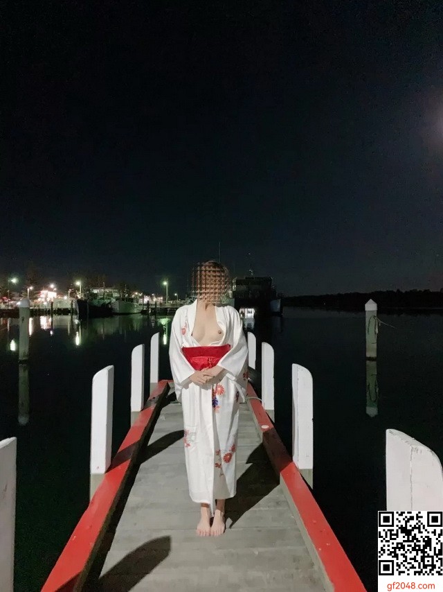 半裸乱窜[14P]