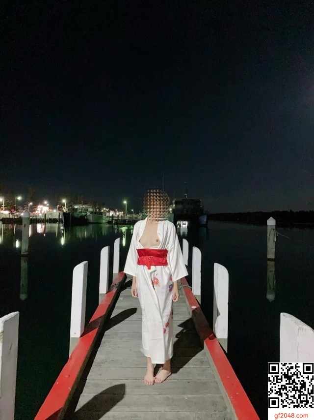 半裸乱窜[14P]