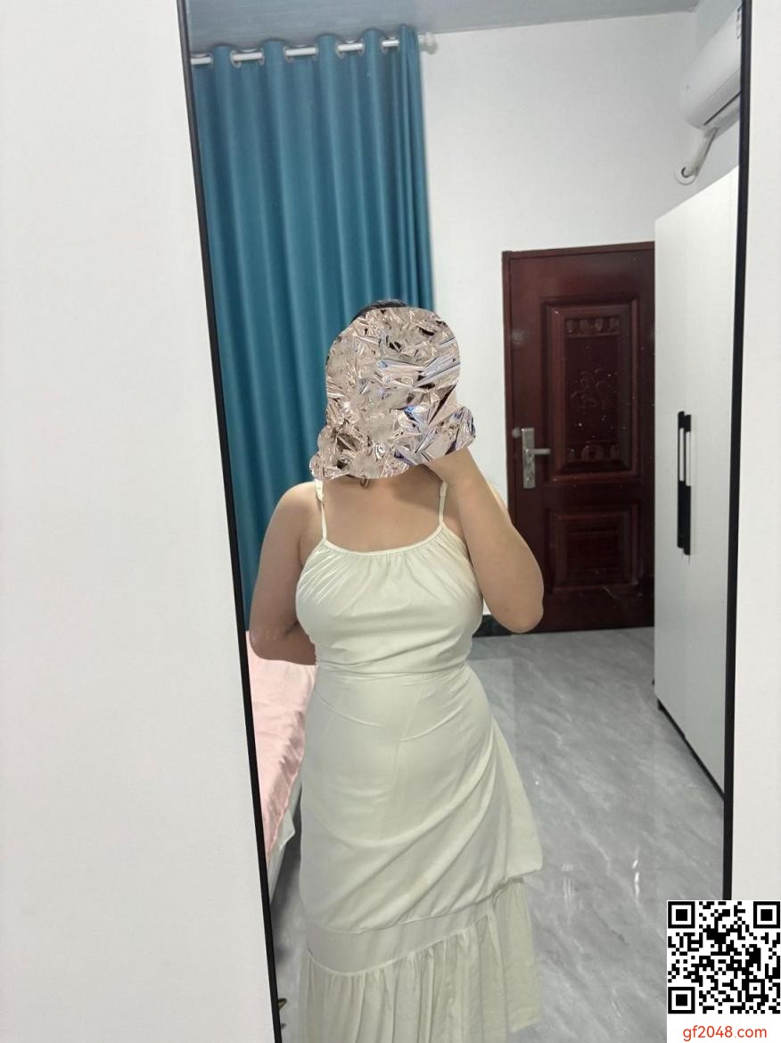 白衣小嫂子喜欢自慰自拍[13P]