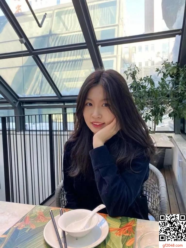 背着男友出来偷吃的淫荡女大生[10P]