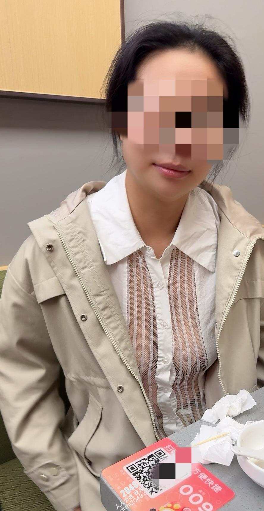 骚妻透视装露出，真空展示大乳晕[19P]