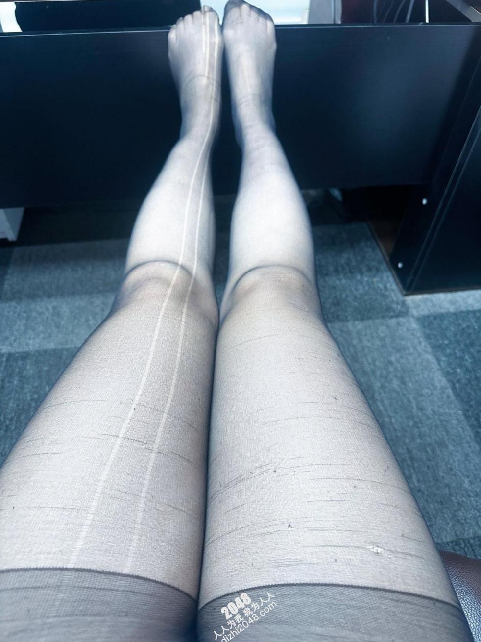 少妇肥臀黑丝美腿【32p】