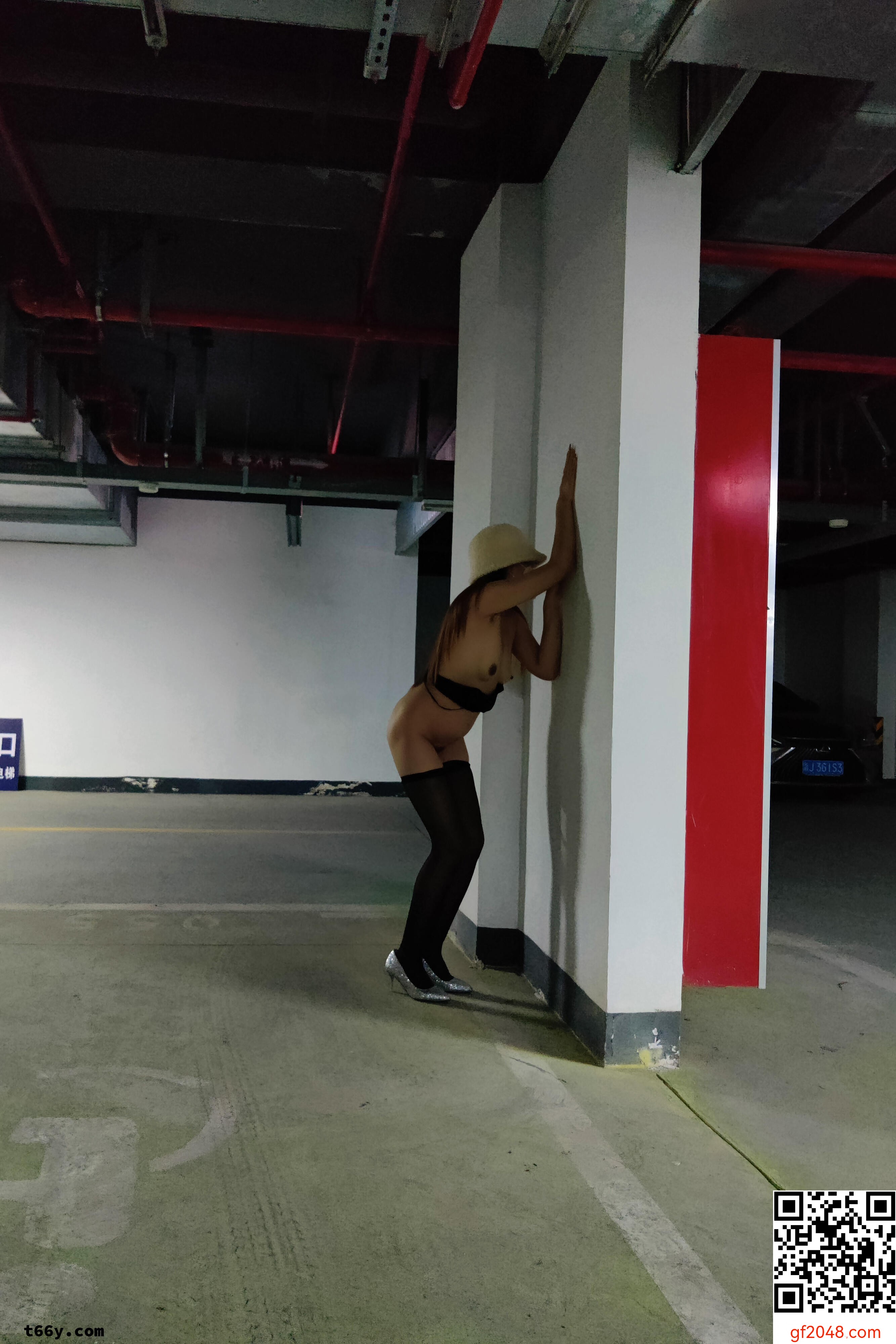 [原创]娇妻的大长腿之地下车库+男厕所双重露出刺激，最后回家内射！另寻单男！[48P]