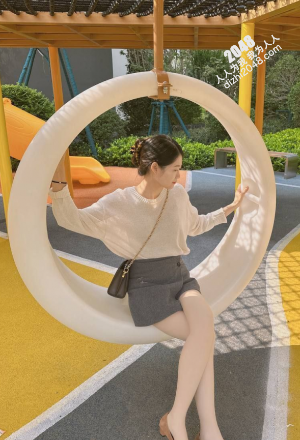 气质人妻自拍【24P】