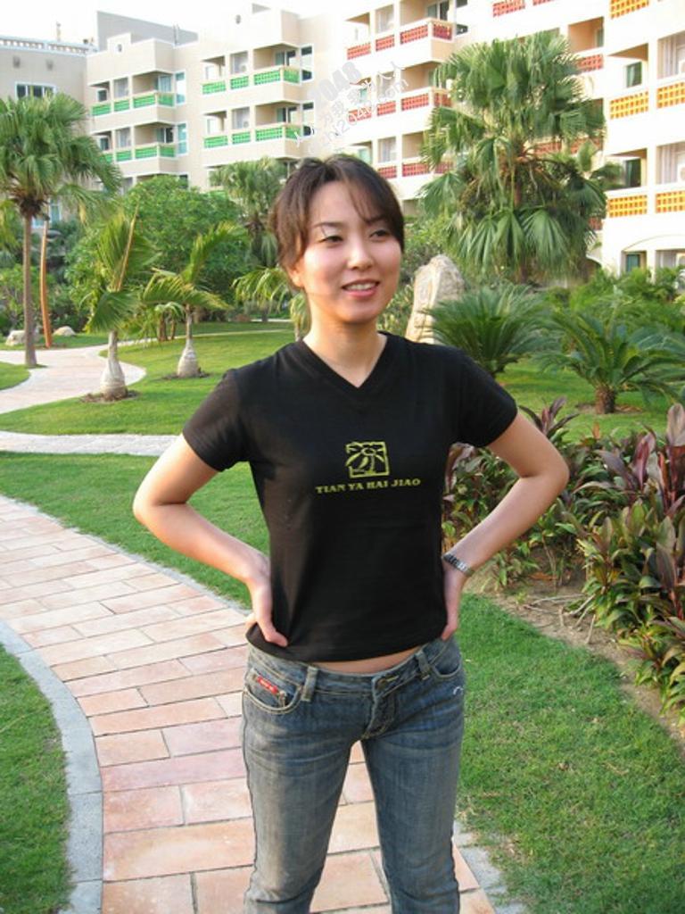 野外出游，也不忘给情人口交【20P】