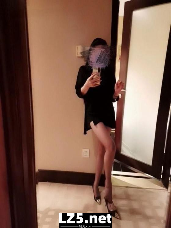 和大家分享性感老婆的魅力  (19P)