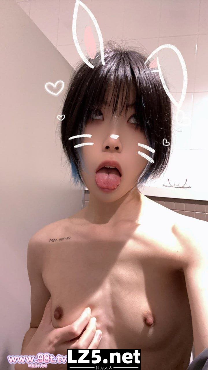 爱露出的小美女_[50P]