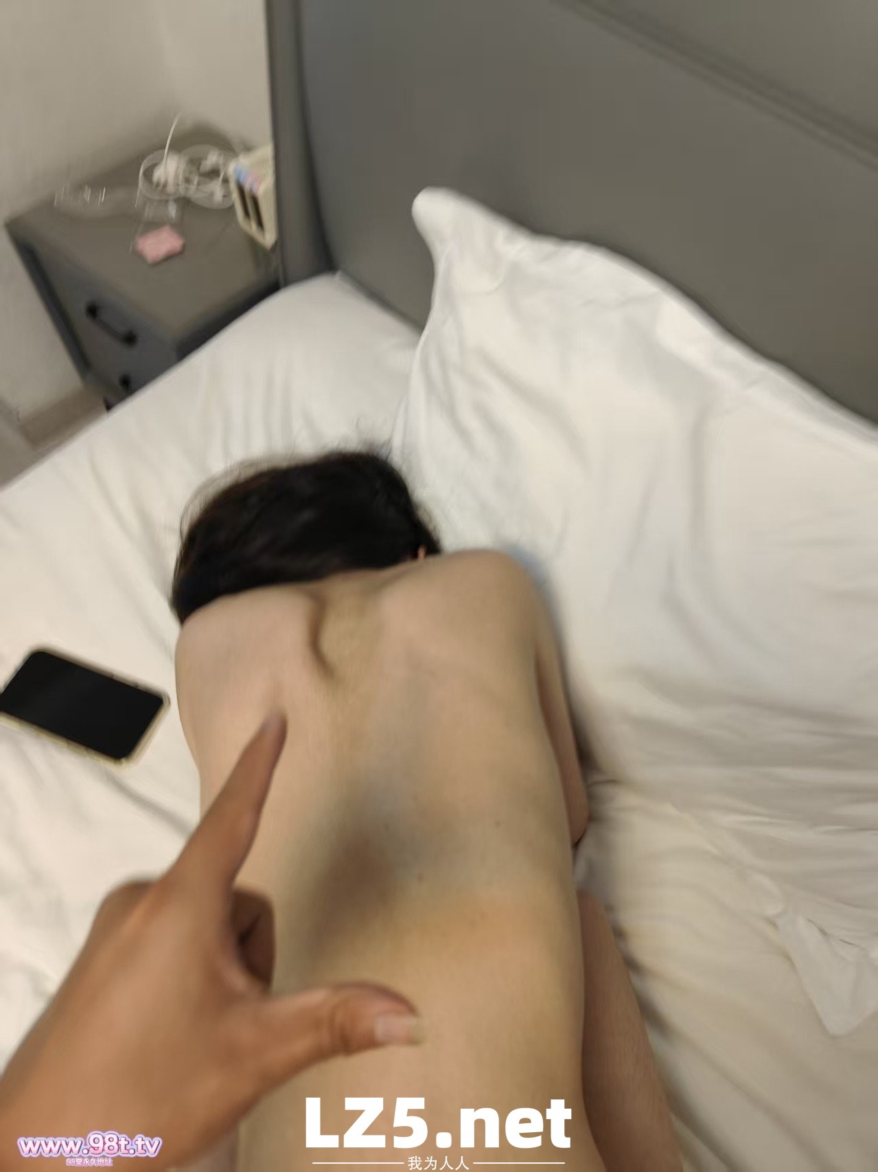 王者荣耀国标小萝莉，抖音直播网红女神却线下反差可爱【46P+手势验证】