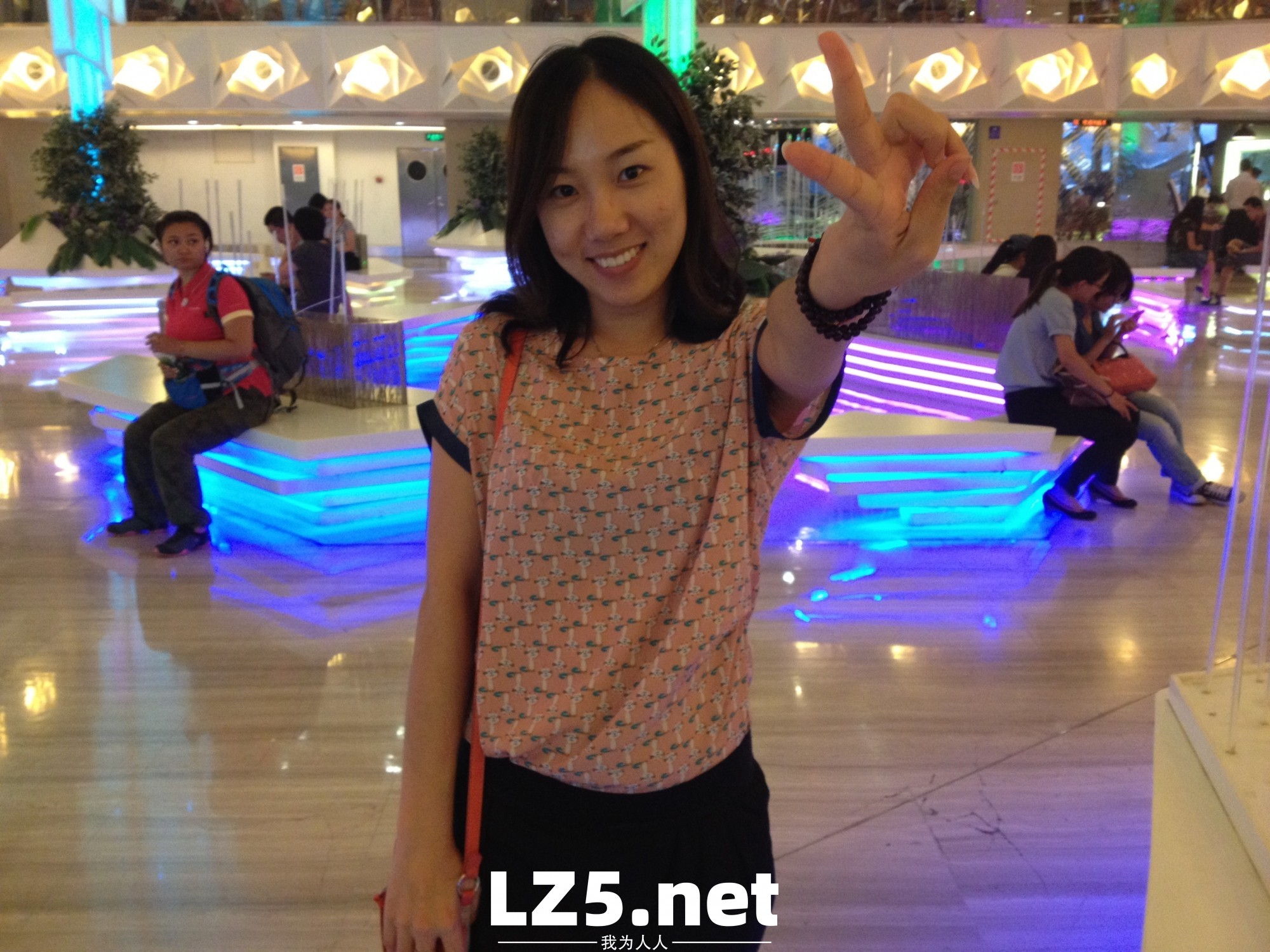 美豔人妻劉珊,云盤海量私拍流出,十年淫片見證嬌娃騷化曆程  (438P)