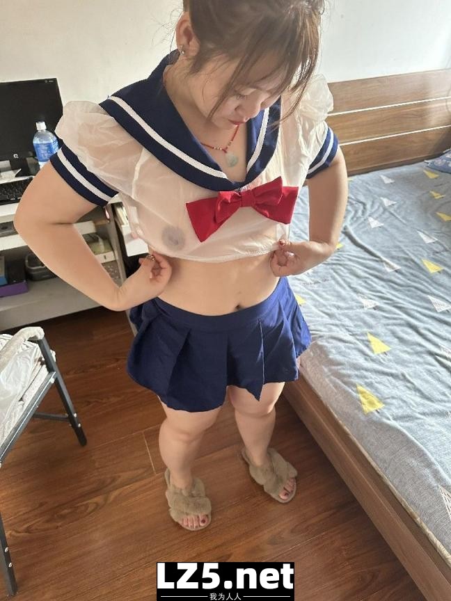 聊两句就能上的熟女[12P]
