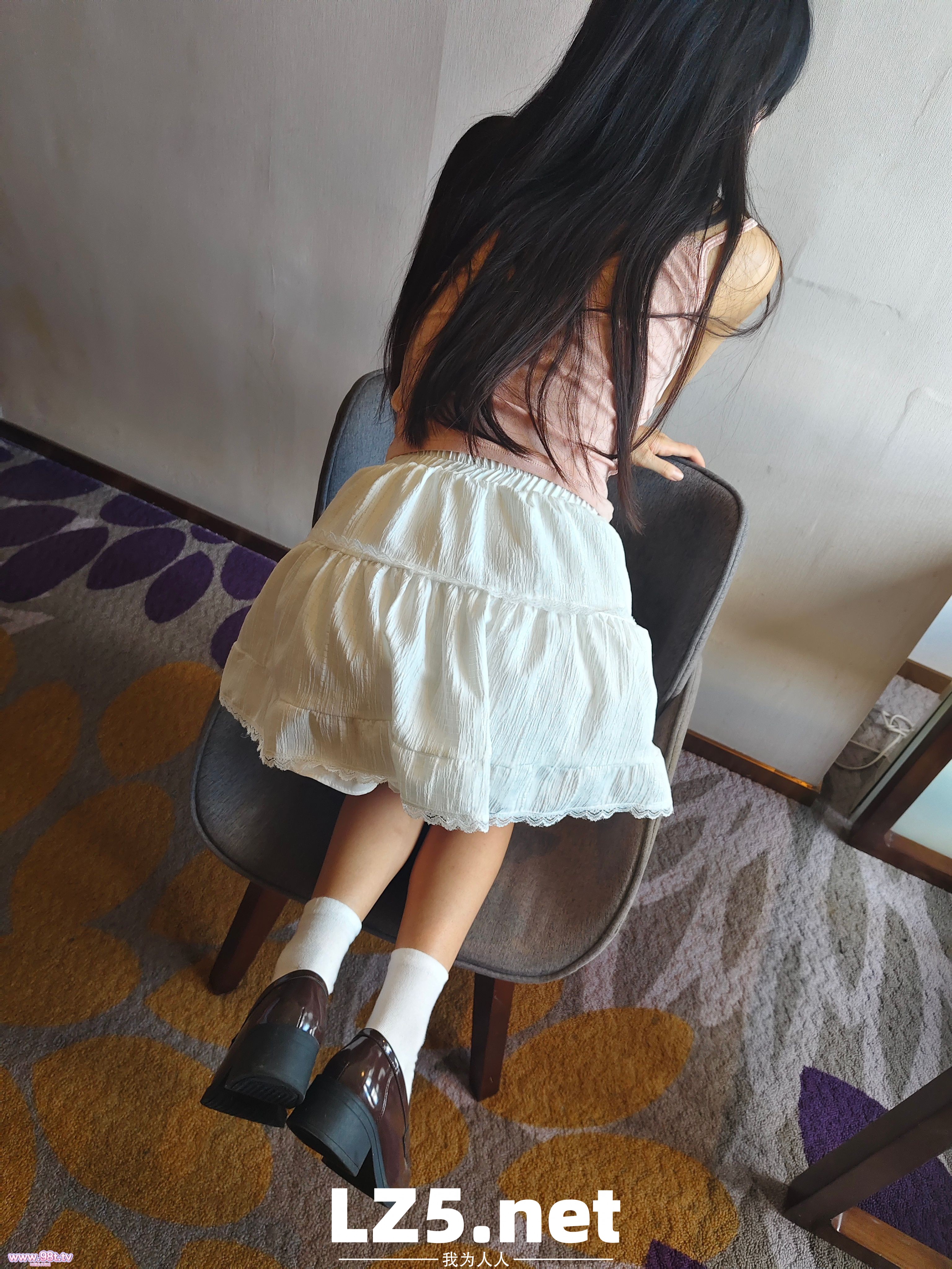 女神的短裙吊带，是不是你的最爱?【46P+手势验证】