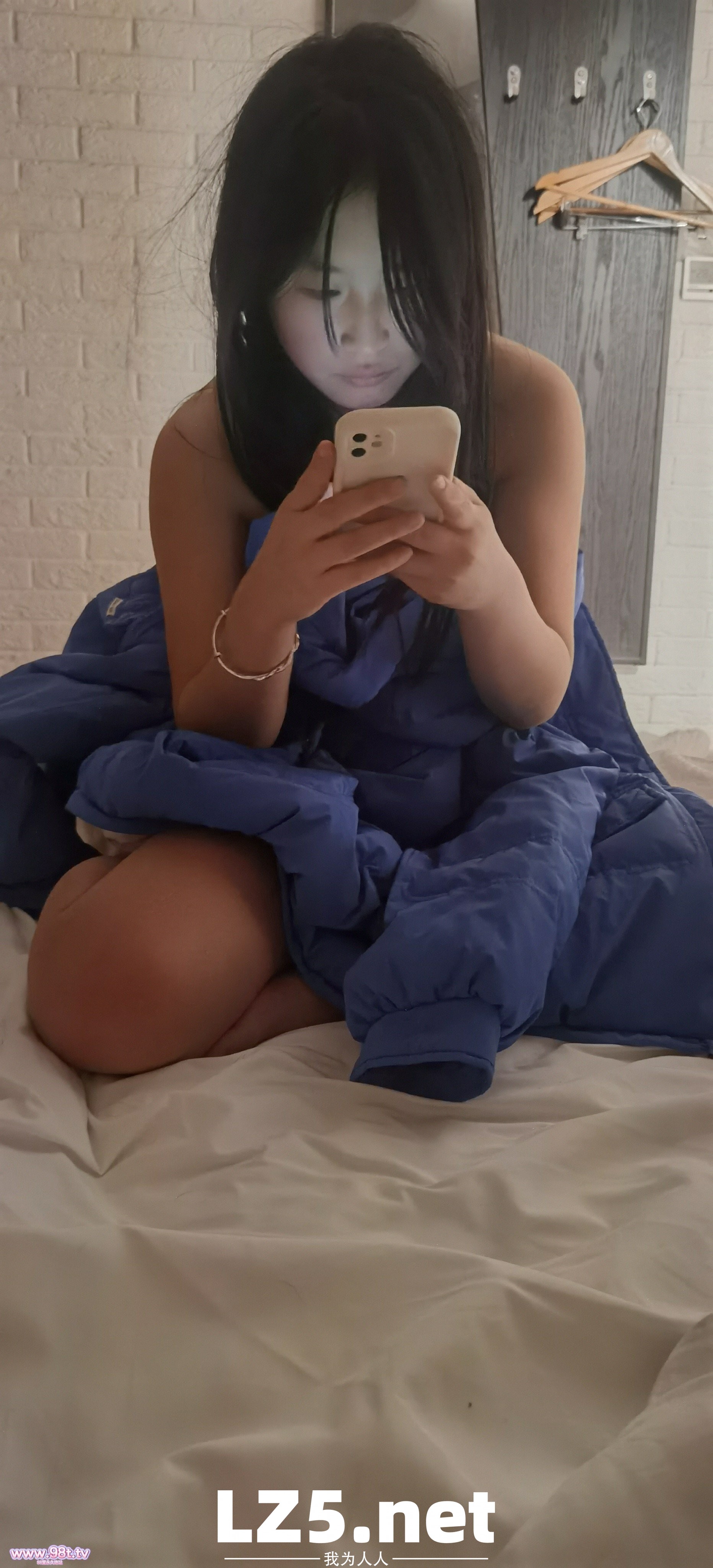 清纯的高中学妹终于被我搞到手了 一眼心动的感觉 就问你嫩不嫩 纯不纯吧 露脸露脸露脸【58P】