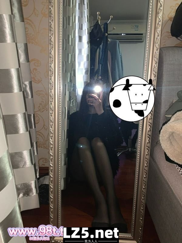 替社区认识的情侣，h教练和模特奈奈发帖，同样是00后，大家看看她骚还是桃酥骚【26P】