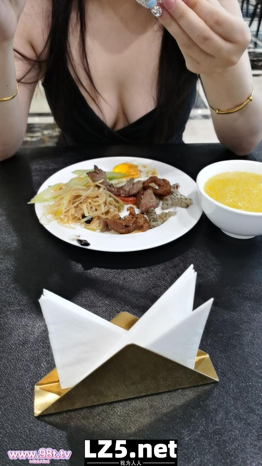 最后躺进你黑名单的那个人，最初也曾照亮过你的世界[50P]