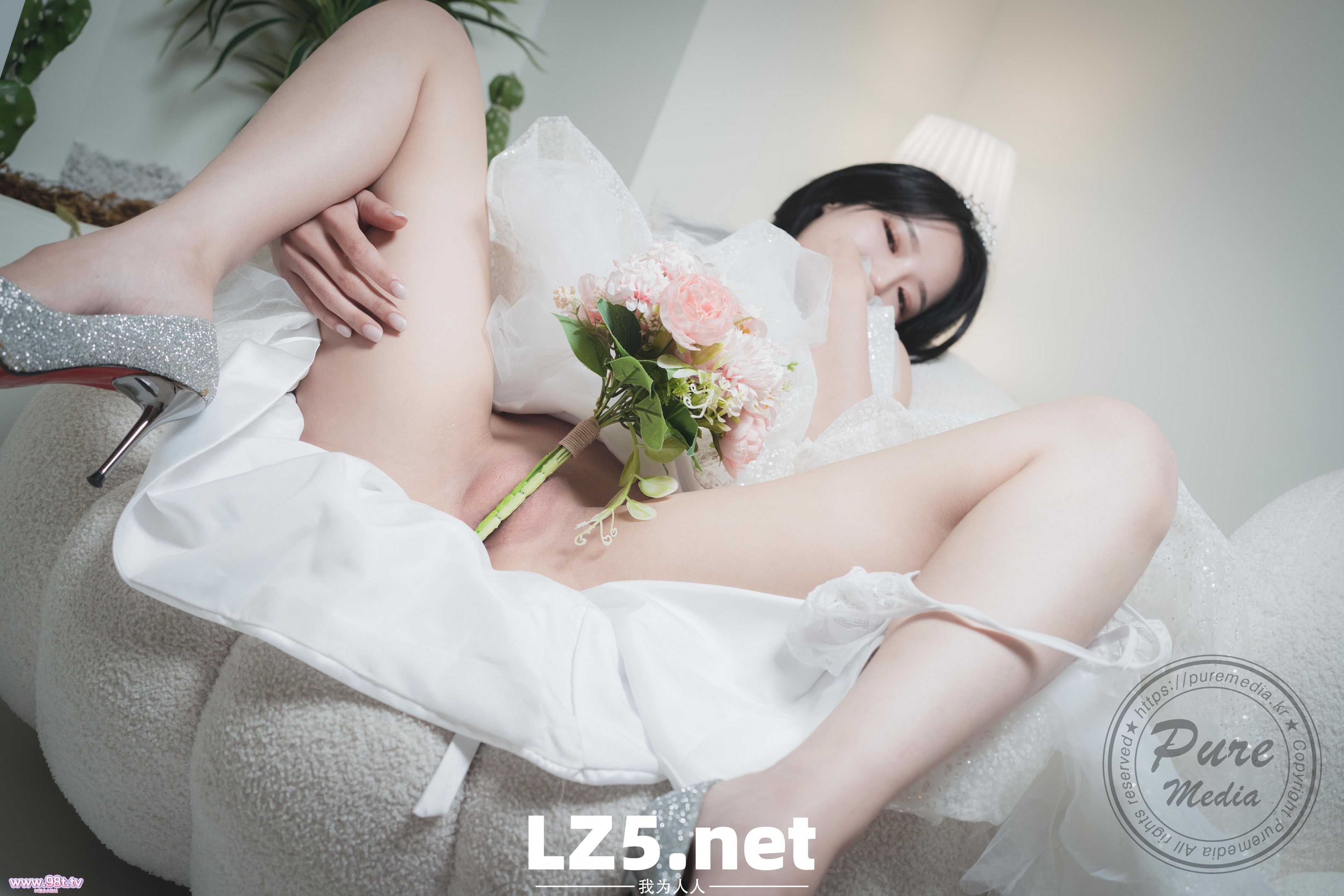 Yeha女神新娘漂亮花苞粉嫩幸福婚纱照-上篇[31P]