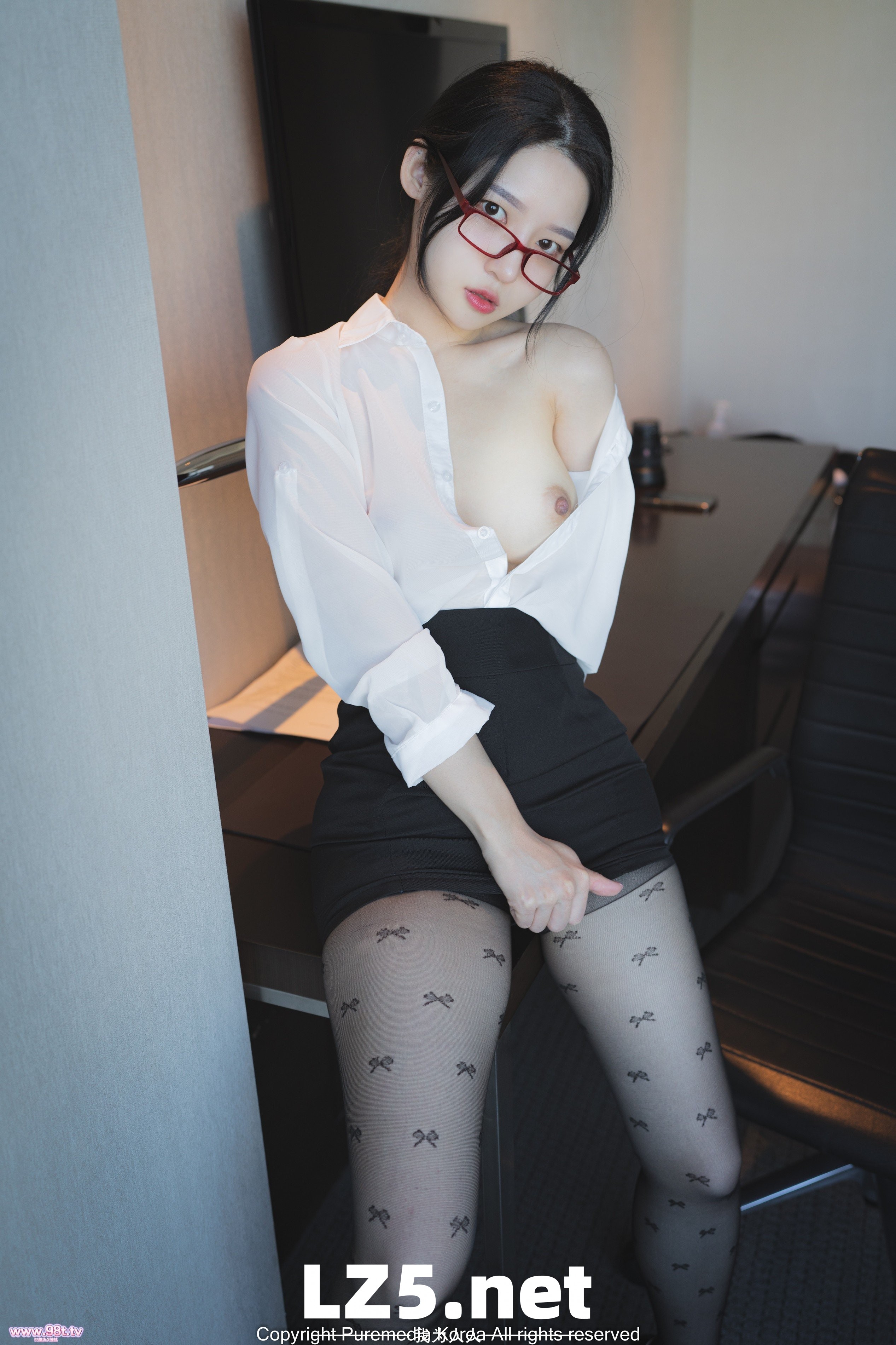 Yeha-单位新来的女同事很会勾引人犯罪-中篇[38P]