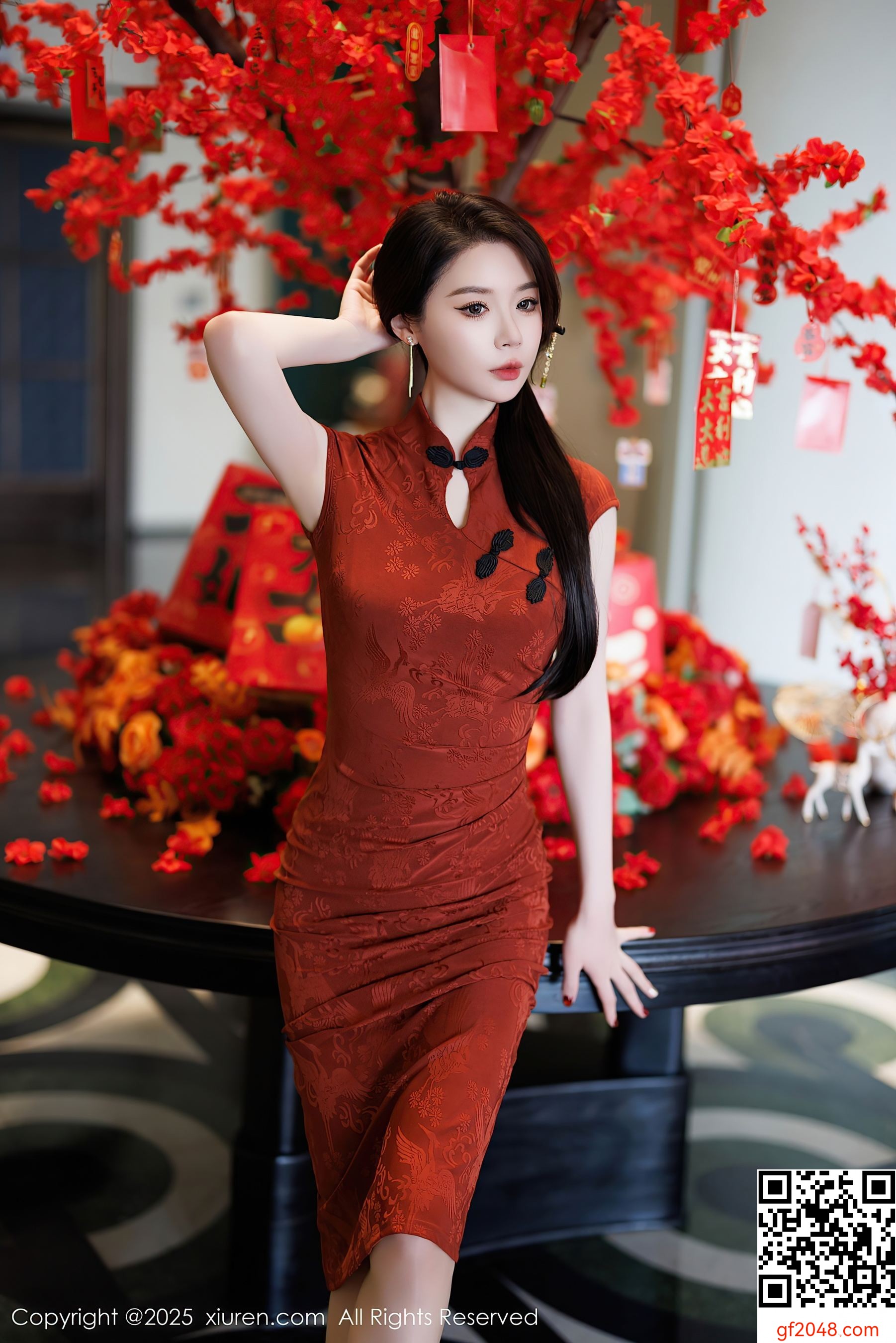 [XiuRen秀人网] No.9812 梦心玥 旗袍美腿