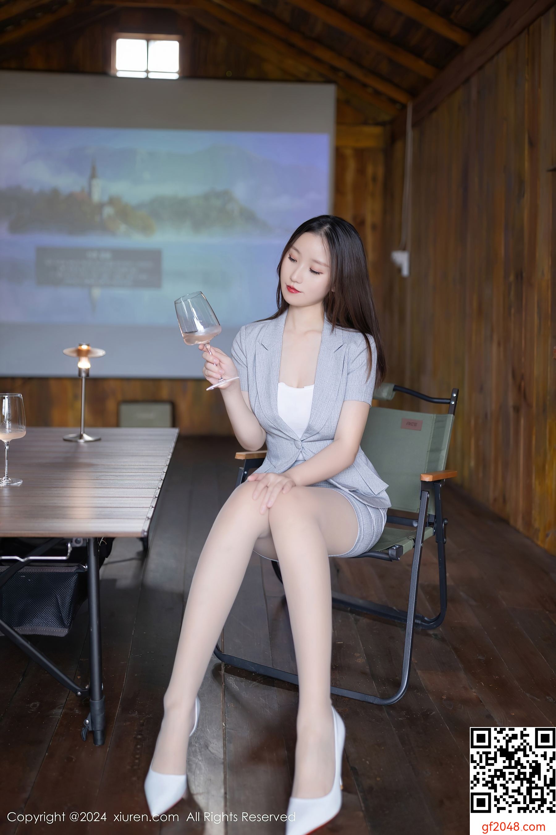 [XiuRen秀人网] No.9474 杏子Yada 丝袜美腿