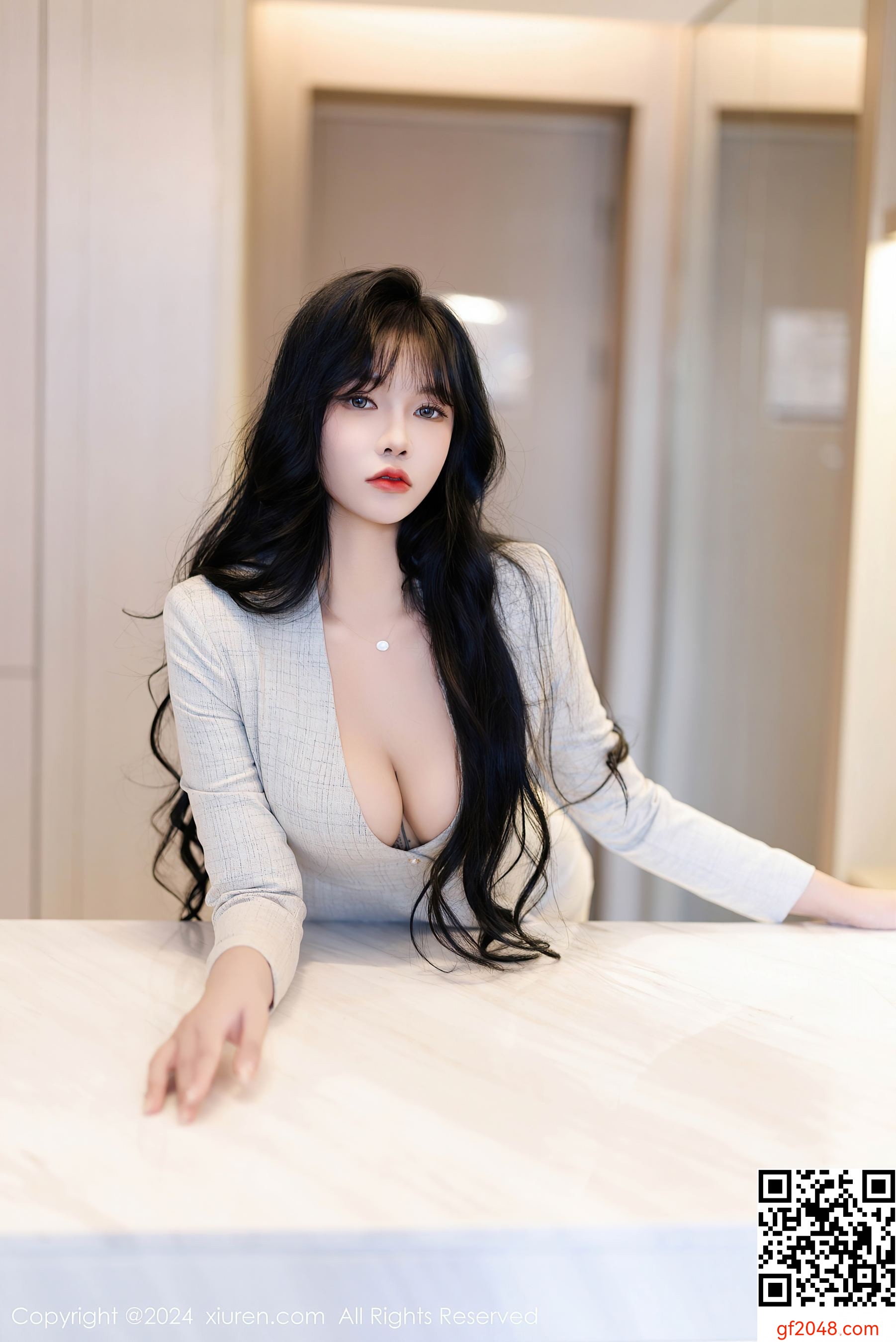 [XiuRen秀人网] No.9398 娜比 丝袜短裙