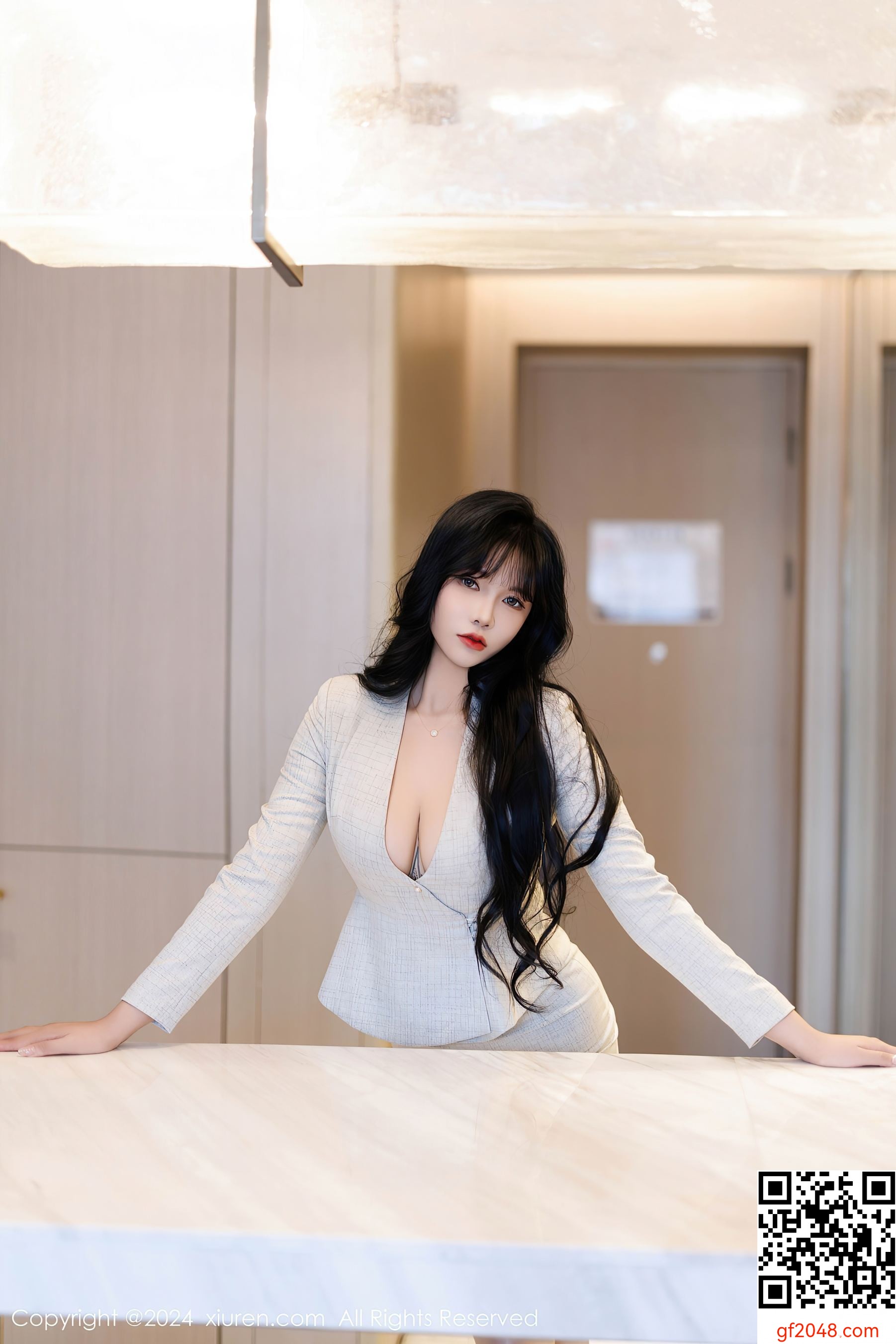 [XiuRen秀人网] No.9398 娜比 丝袜短裙