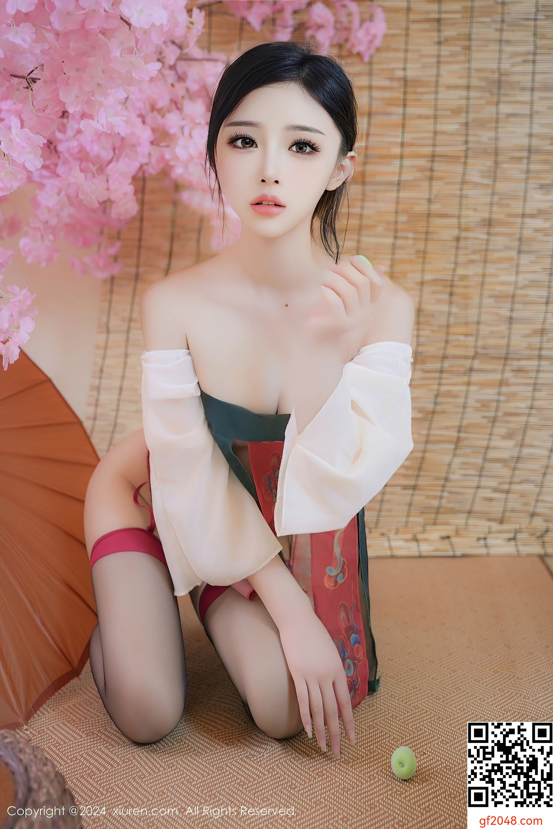 [XiuRen秀人网] No.9351 妙可可Cheese 黑丝美腿