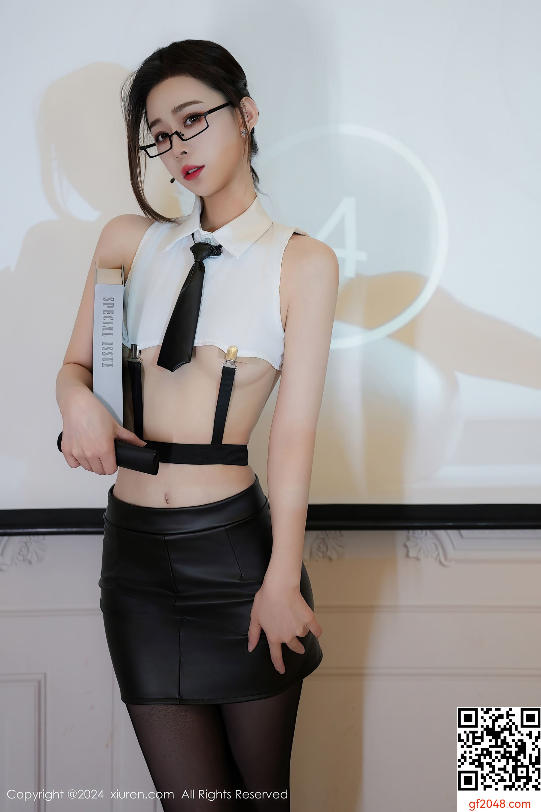 [XiuRen秀人网] No.9353 糖糖❤ 黑丝美腿