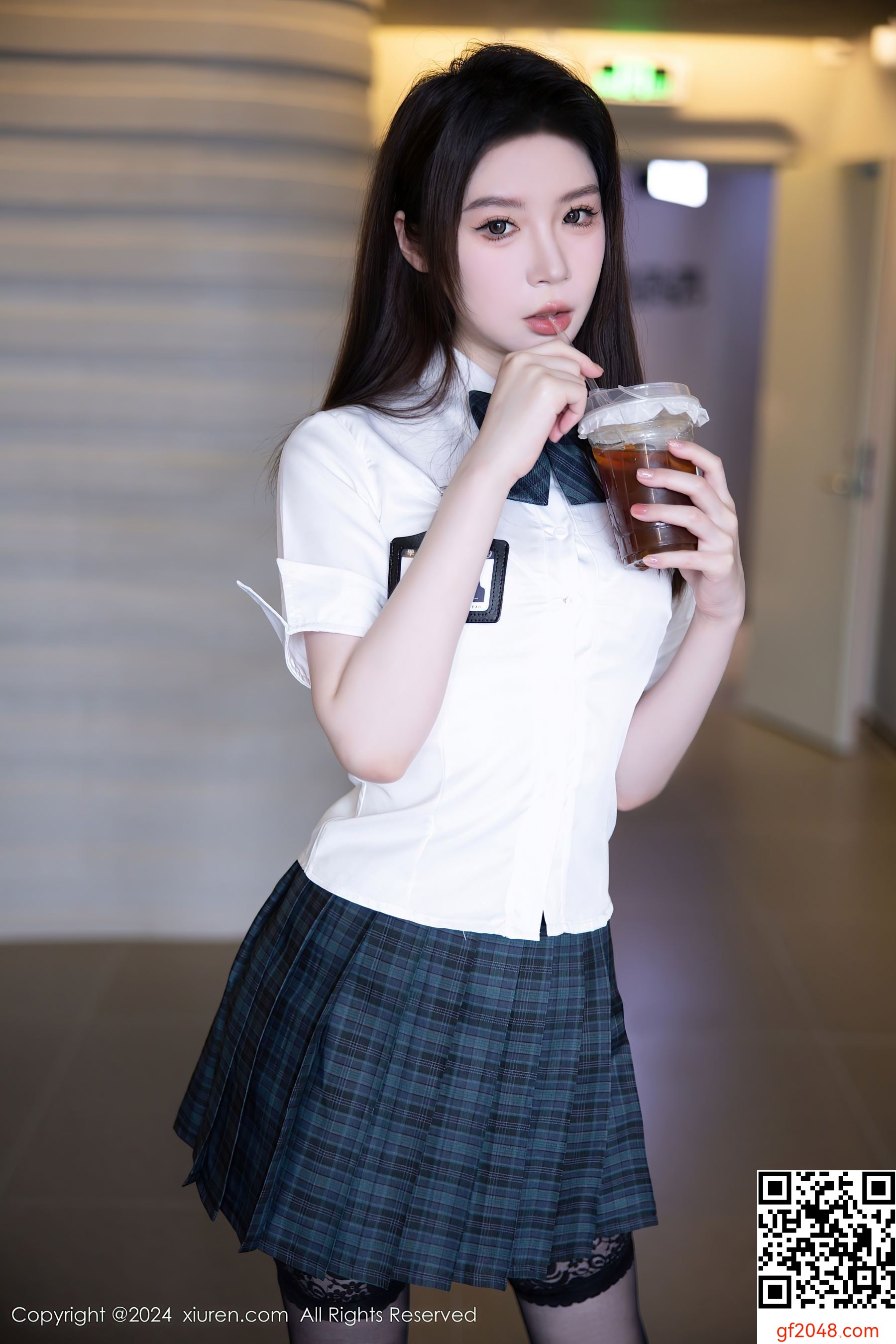 [XiuRen秀人网] No.9074 梦心玥 黑丝美腿