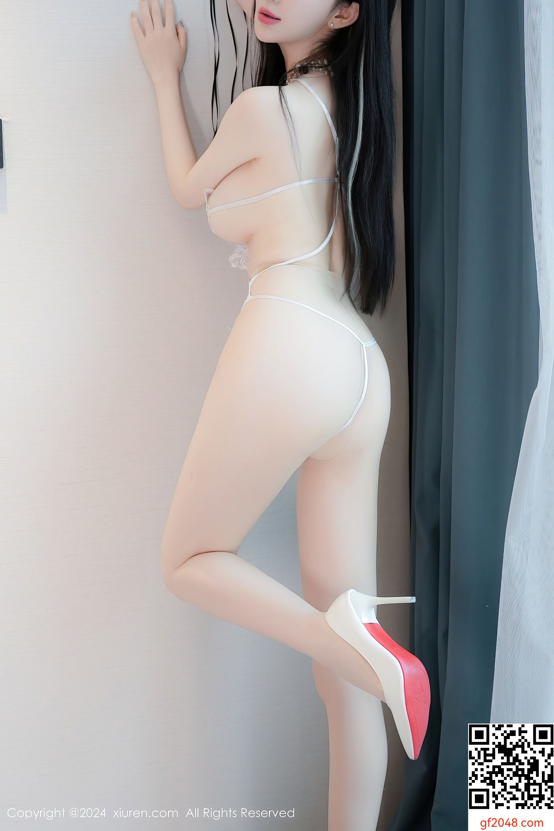 [XiuRen秀人网] No.8973 田兮白 丝袜美腿