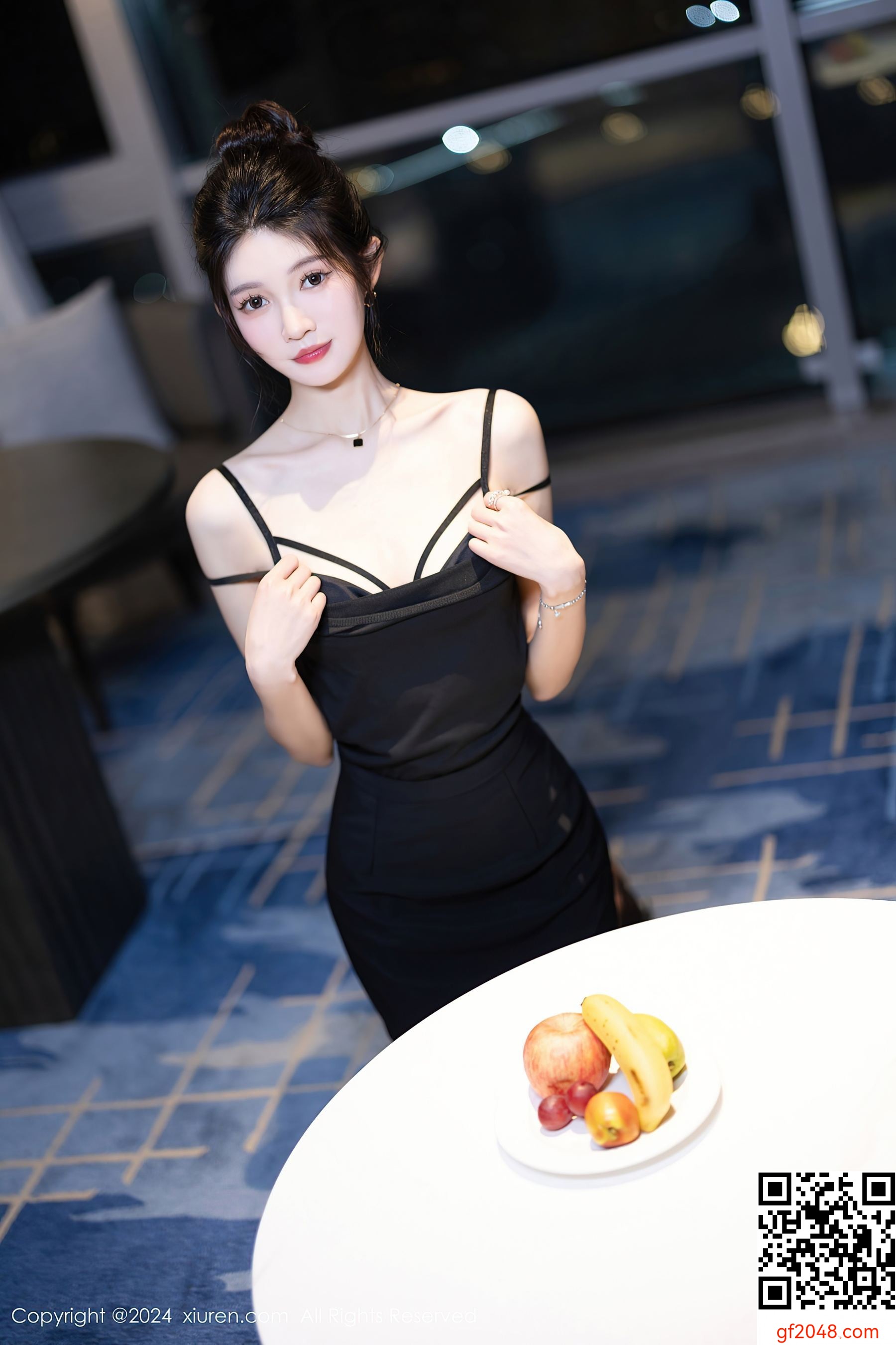 [XiuRen秀人网] No.8791 程程程- 黑丝美腿