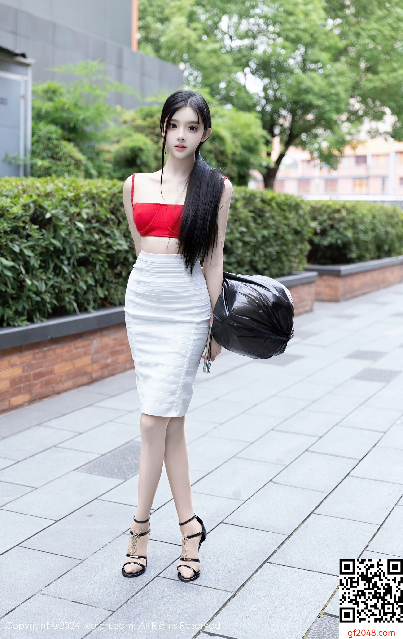 [XiuRen秀人网] No.8794 龙雪儿 丝袜美腿