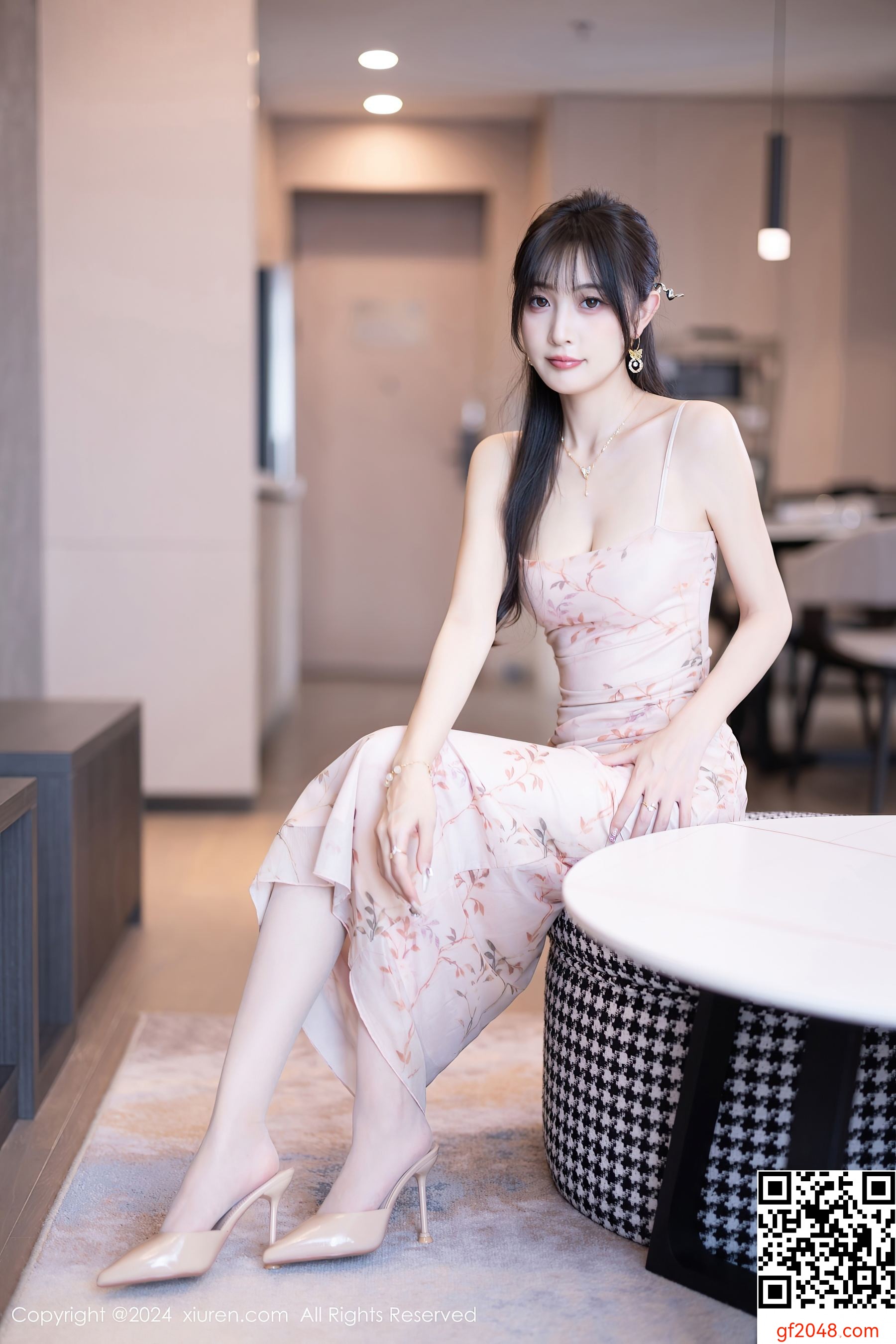 [XiuRen秀人网] No.8682 林星阑 丝袜美腿