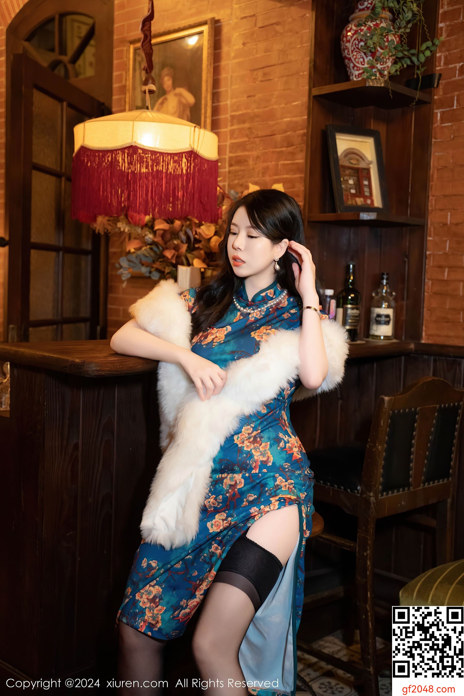 [XiuRen秀人网] No.8476 白茹雪abby 旗袍黑丝