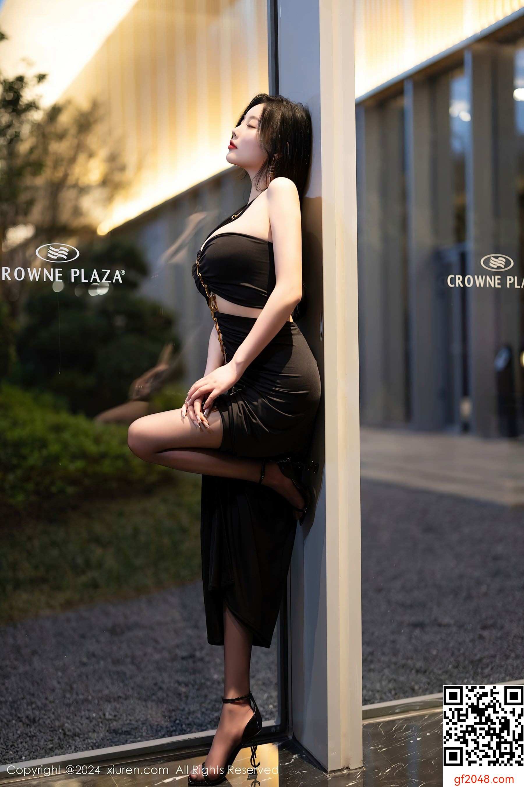 [XiuRen秀人网] No.8484 杨晨晨Yome 黑丝美腿