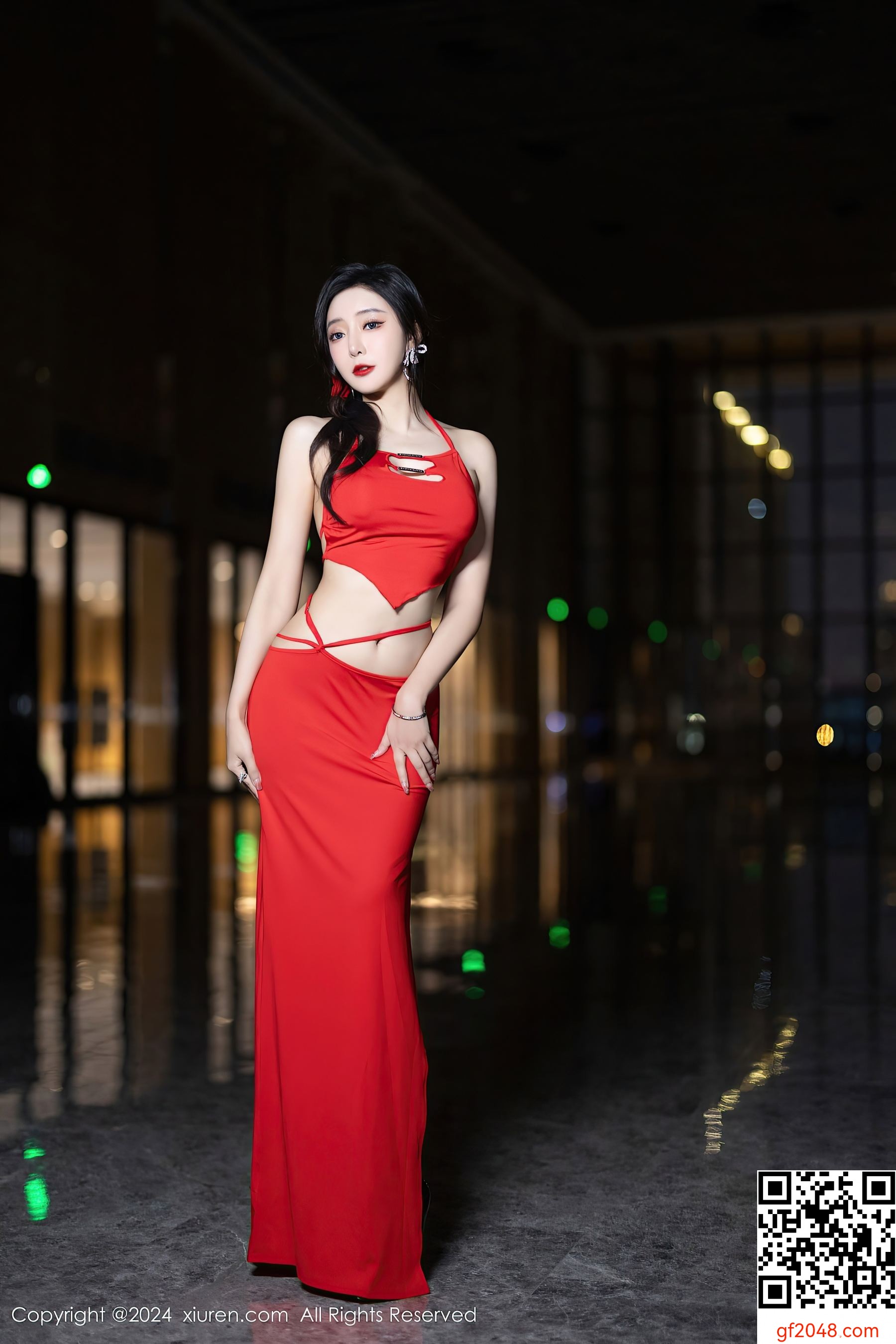 [XiuRen秀人网] No.8378 王馨瑶yanni 丝袜美腿