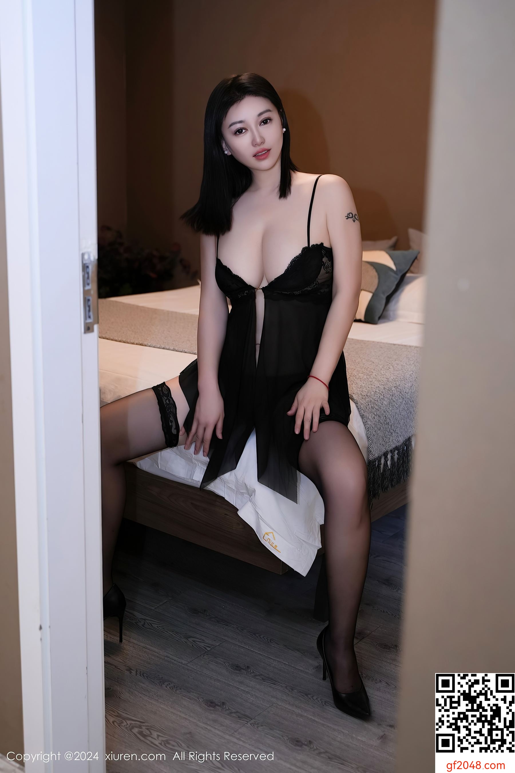 [XiuRen秀人网] No.8281 雅茹老师 黑丝美臀