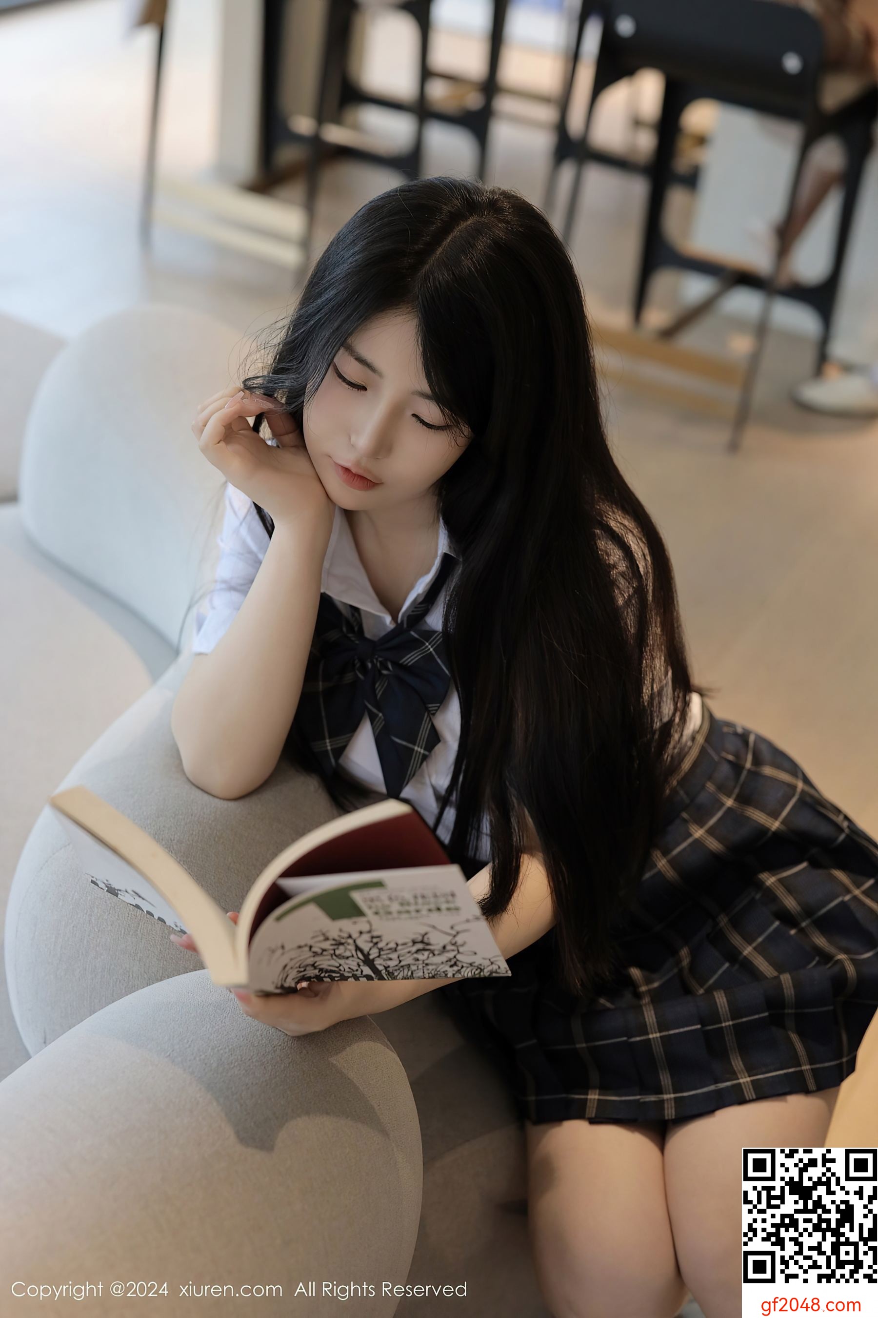 [XiuRen秀人网] No.8173 陈小花 丝袜美腿