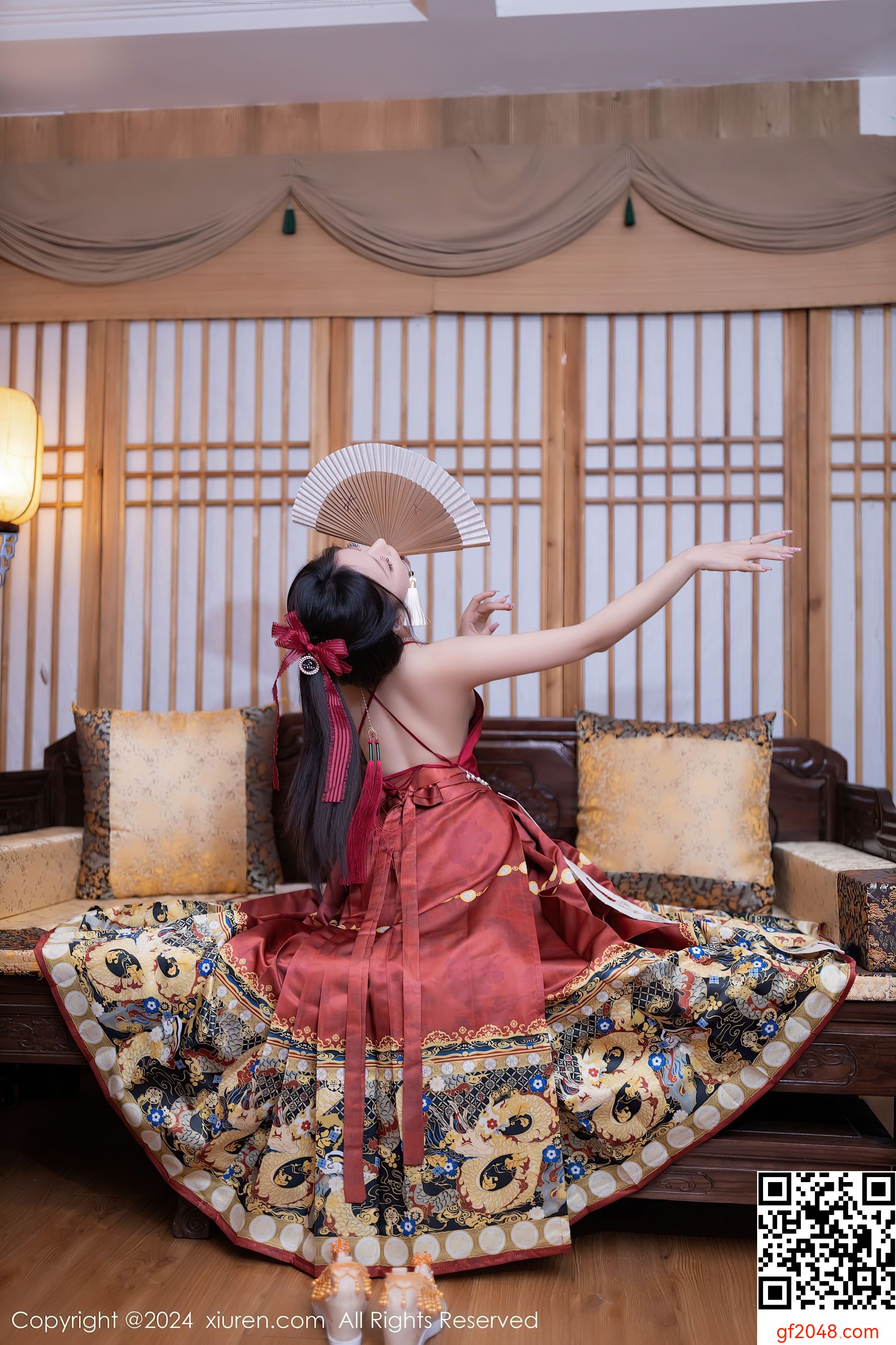 [XiuRen秀人网] No.8095 鱼子酱Fish 美腿妩媚