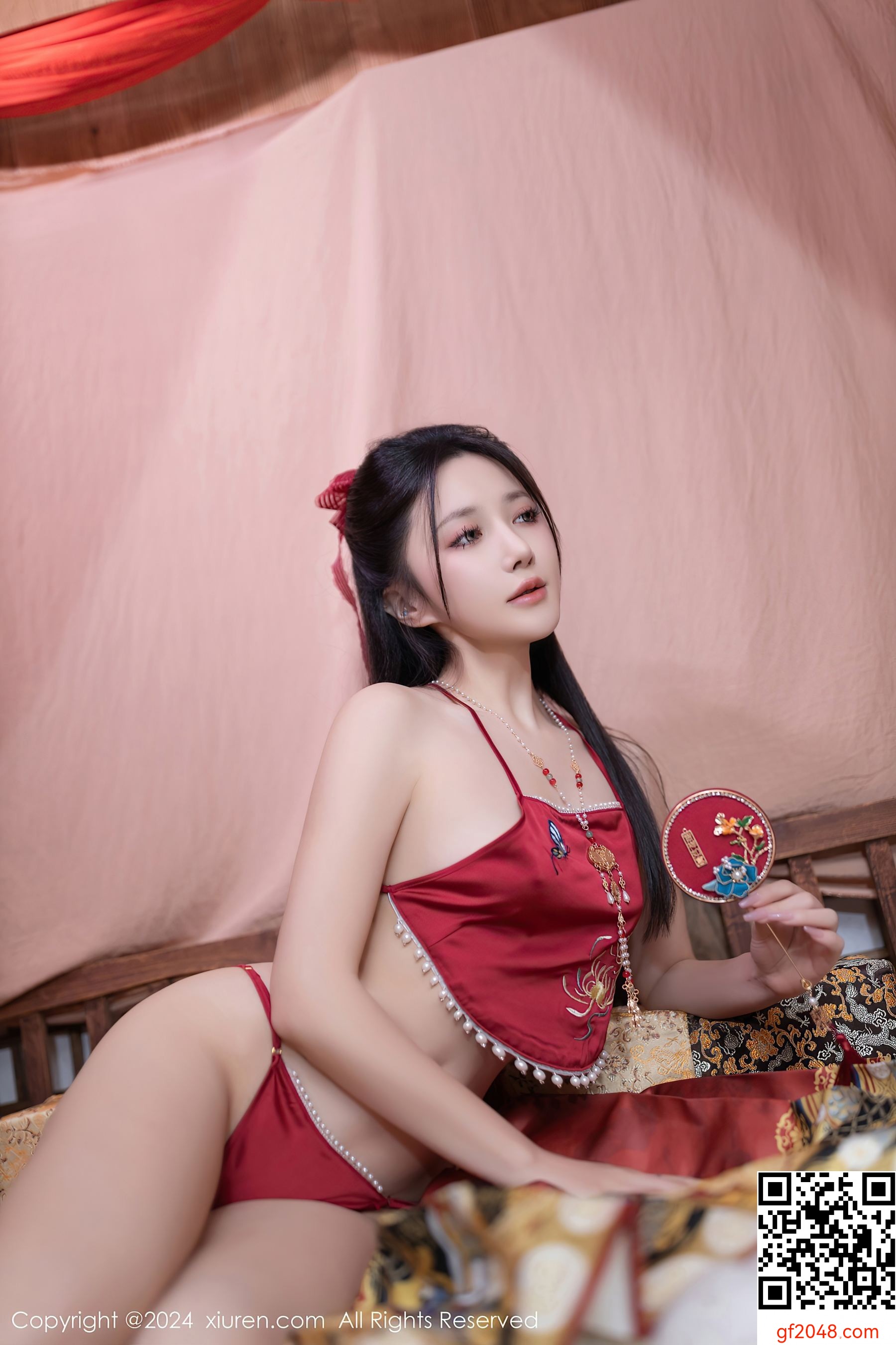 [XiuRen秀人网] No.8095 鱼子酱Fish 美腿妩媚
