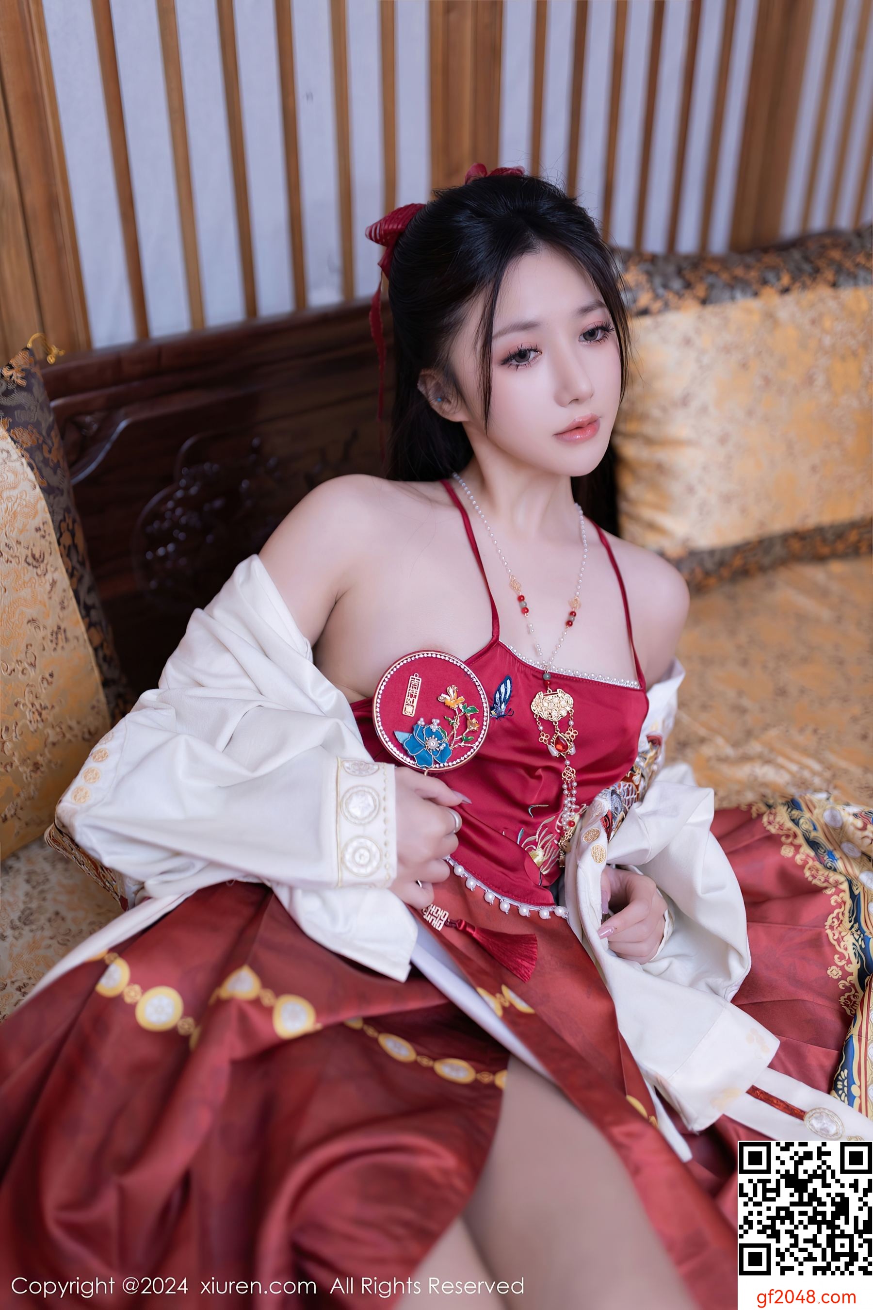 [XiuRen秀人网] No.8095 鱼子酱Fish 美腿妩媚