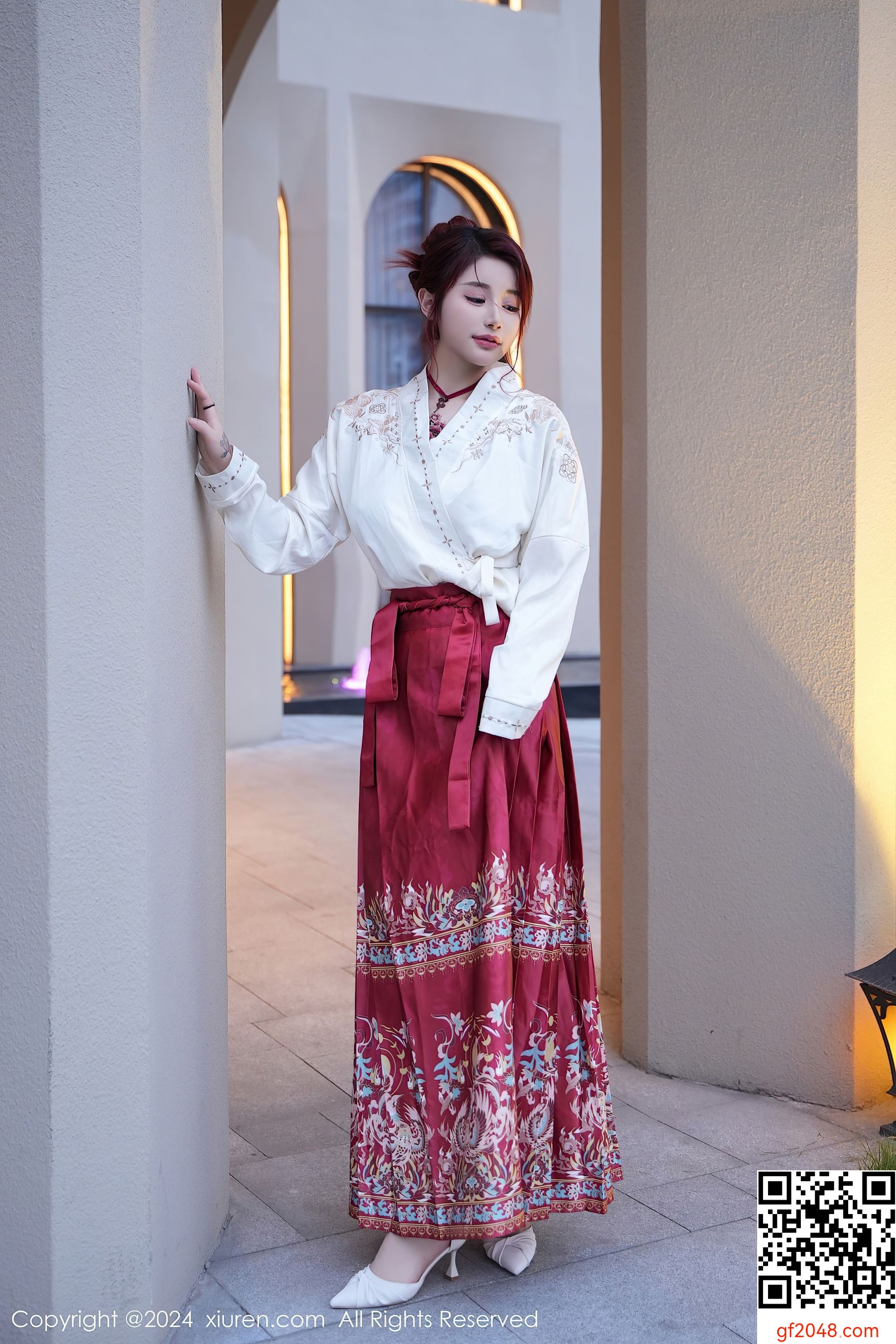 [XiuRen秀人网] No.7985 美七Mia 古装美腿