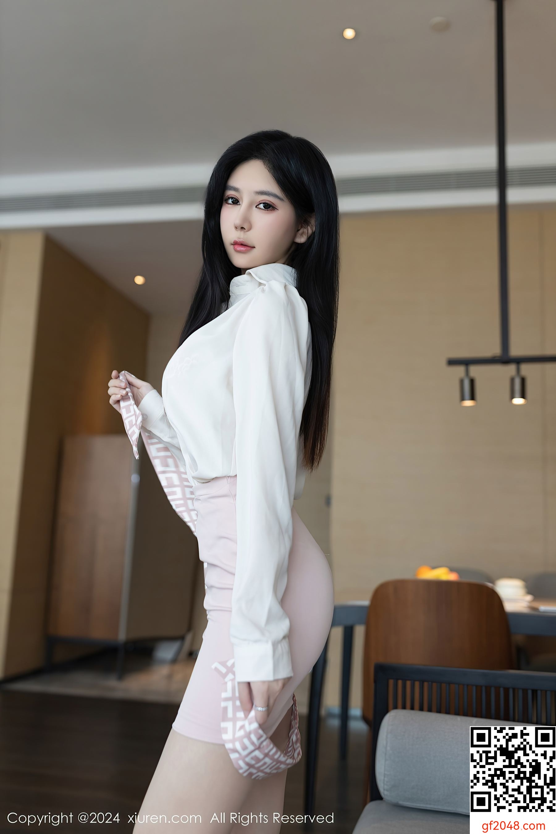 [XiuRen秀人网] No.7922 幼幼 美腿丝袜