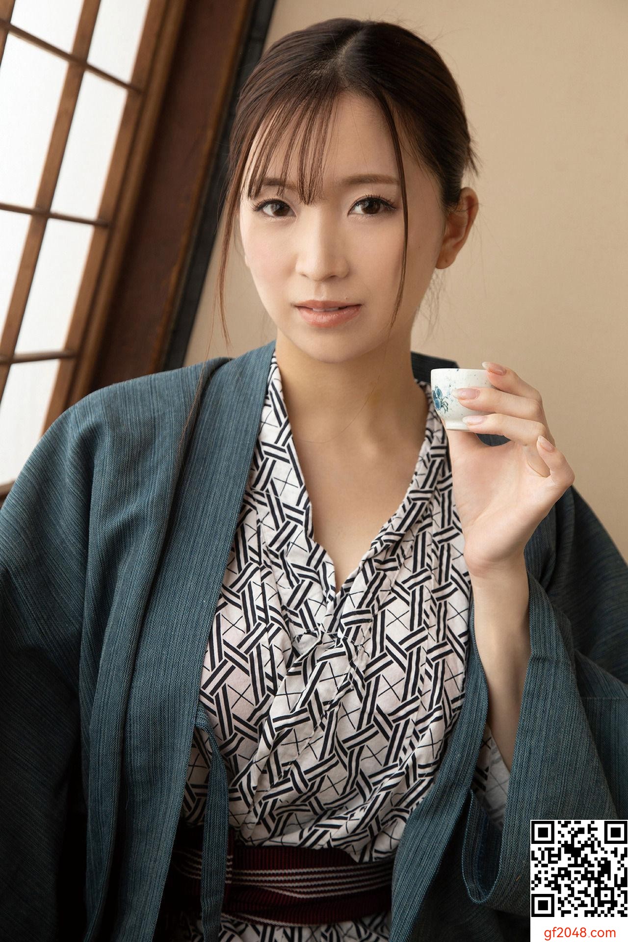 [米倉穂香,鈴木真夕] 成人女性的色氣魅力 (22P)