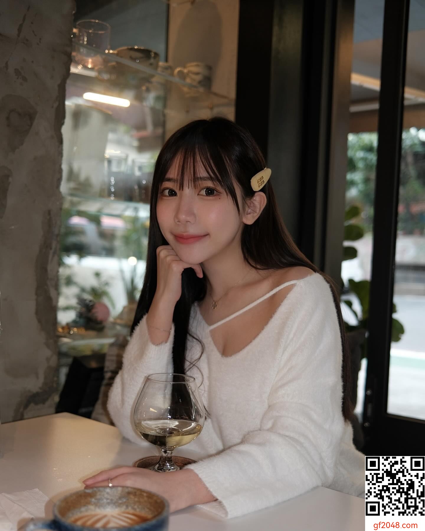 意圖使人深陷愛河！李允菲 甜美顏值、逆天長腿 這般魅力誰能擋得住