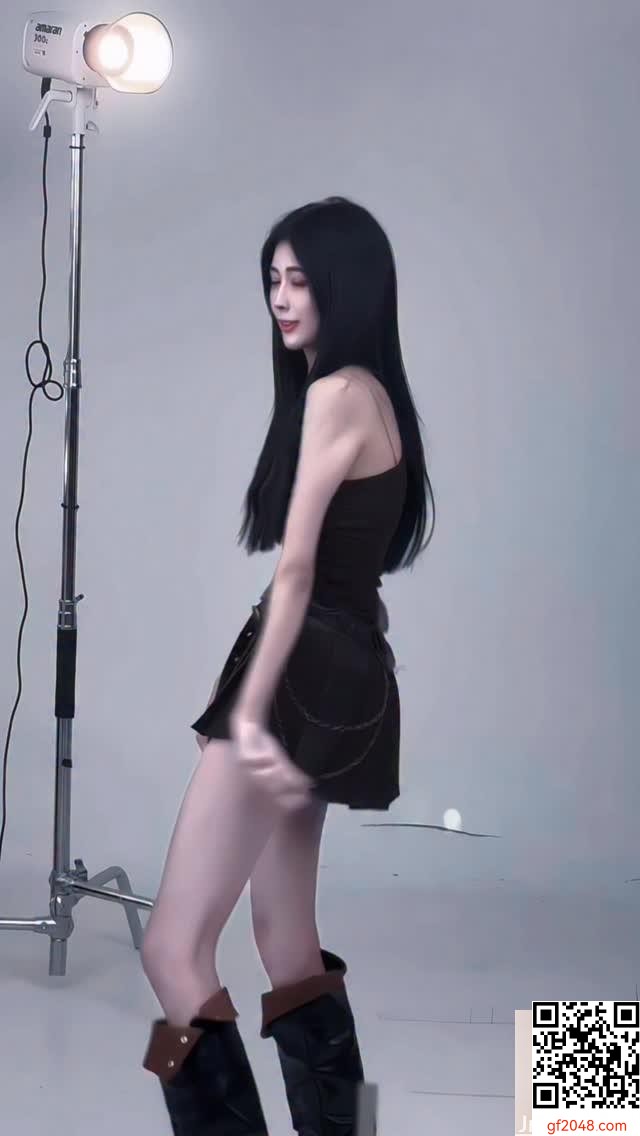 雪寶 泳池 打卡！甜美巨乳、纖細啦啦隊女神 視角太邪惡 (12P)