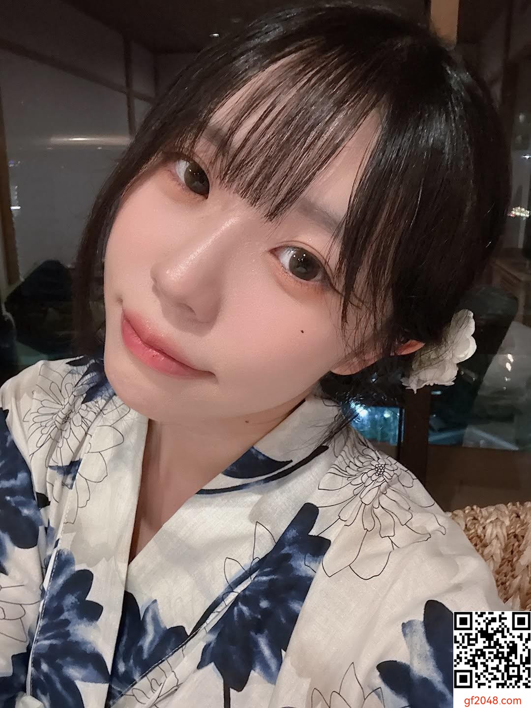 「赤鬼伯伯」小露性感辣照 身材好撩人 (10P)