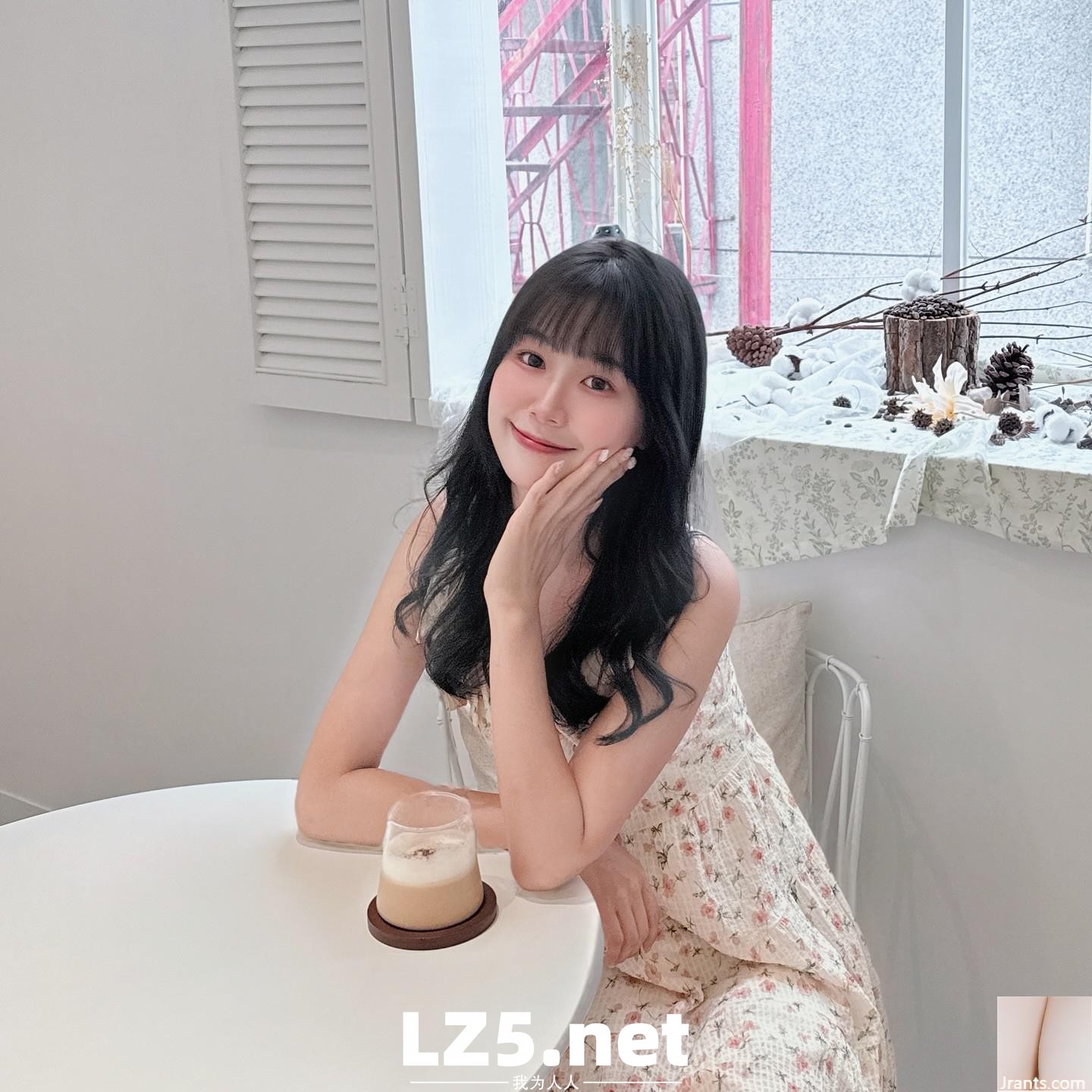 「Winnie芝芝」甜美笑顏，搭配迷人電眼無人能擋 (10P)