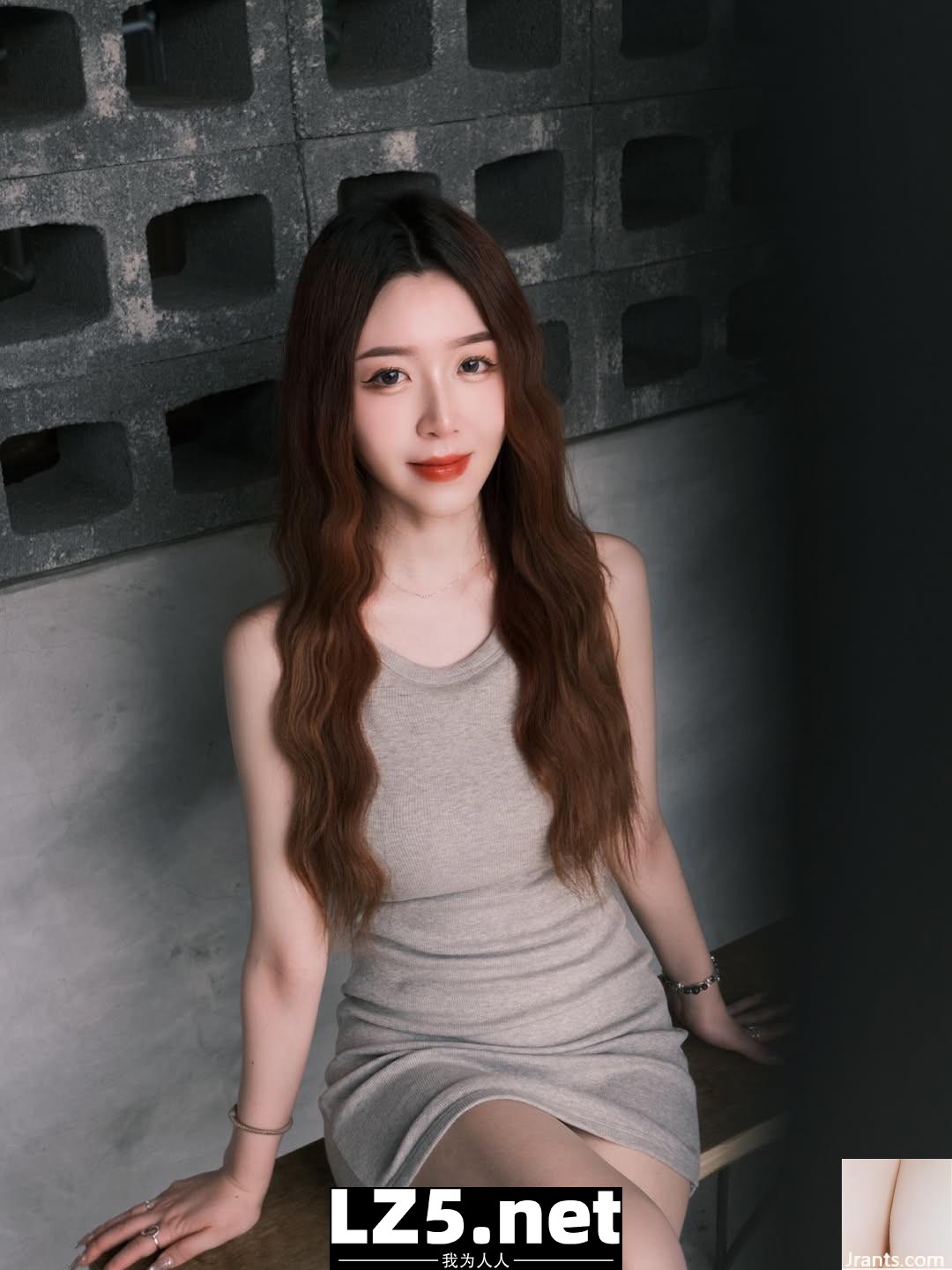 「Zoe 若沂」姣好臉蛋惹火身材讓人看得好陶醉 (10P)