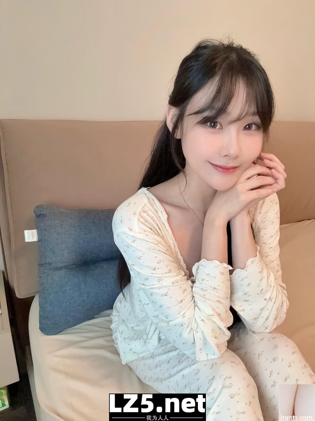 「Zi ning」姣好臉蛋 惹火身材讓人看得好陶醉 (10P)