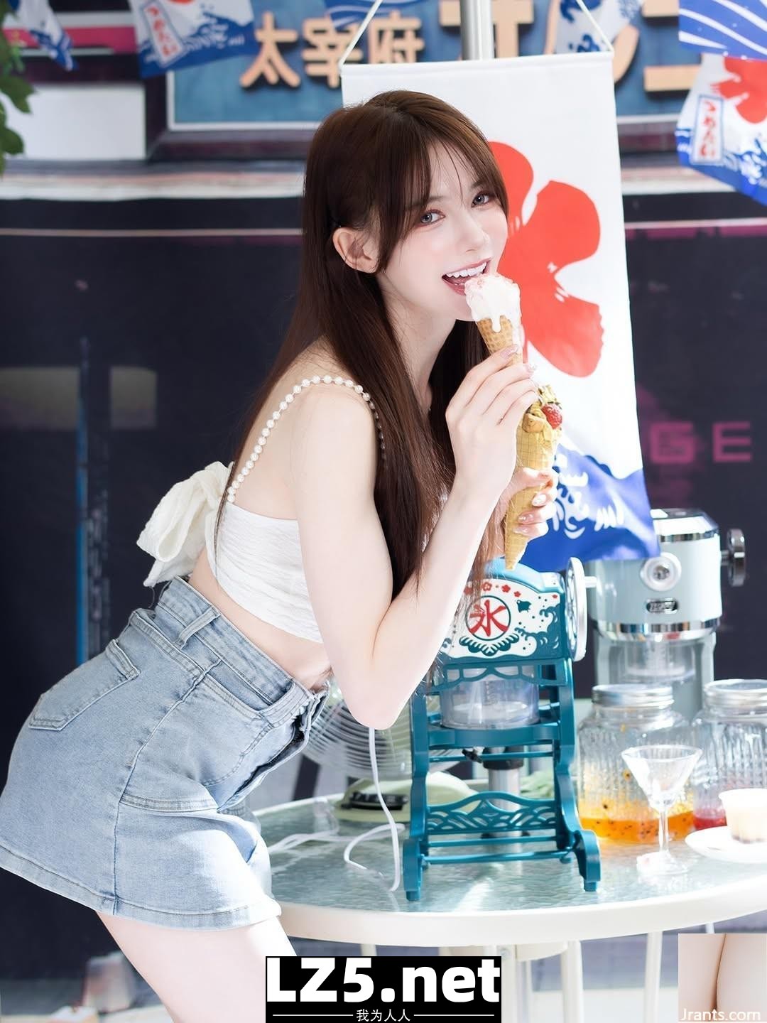 氣質美女「Zoey Zhang」優雅、曲線好兇 越看越惹火 (10P)