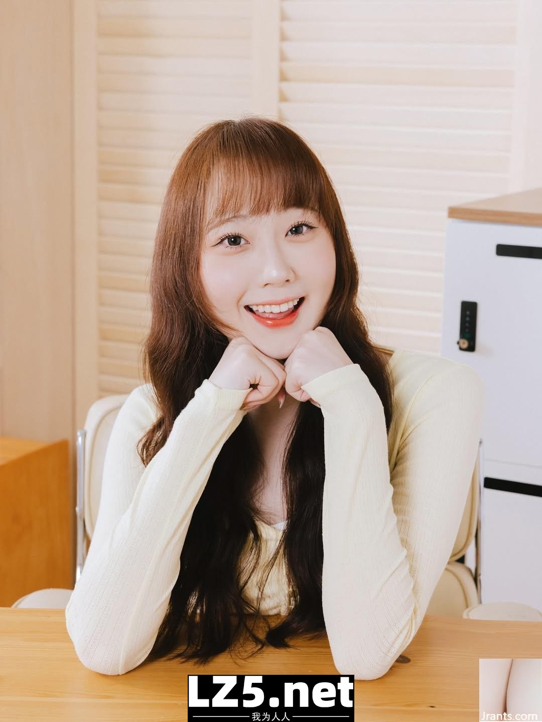 甜心女孩「饅頭」姣好身材若隱若現 令人陶醉 (10P)